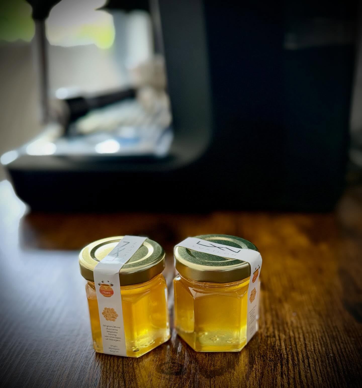 Great meeting today with the @wilsonracketsuk and @luxilontennis teams discussing strings and new projects. Plus very lucky to get some of the famous honey 🍯 🐝 #wilson #luxilon #racketspec #tennis #honey