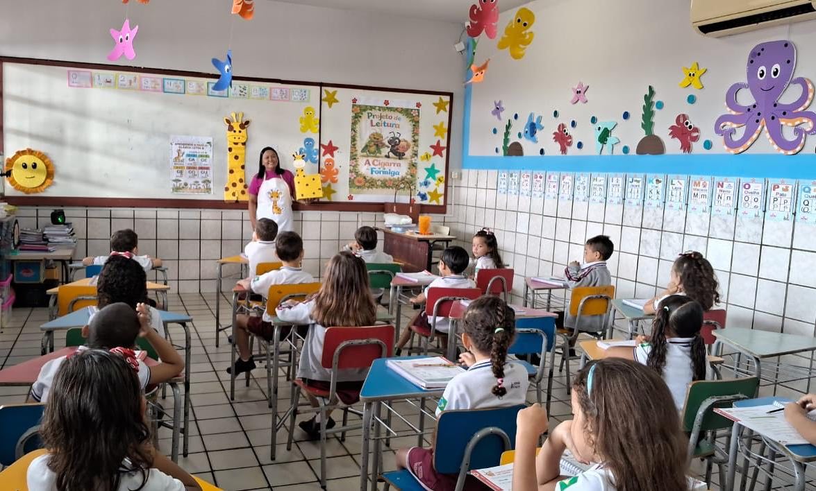 Hoje foi dia de explorar a letra G de forma divertida! 🦒✨
Com a música da Girafa Gerafina e atividades cheias de cores, nossos pequenos aprenderam e se encantaram com novas palavrinhas. Foi uma manhã de muito empenho e alegria!
#EducaçãoInfantil #AprenderBrincando #LetraG #DesenvolvimentoInfantil #AprendizagemLúdica