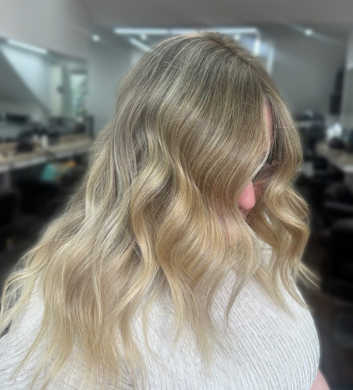Molly in our Tunbridge wells branch has stunned us with the most perfect vanilla blonde 🍦