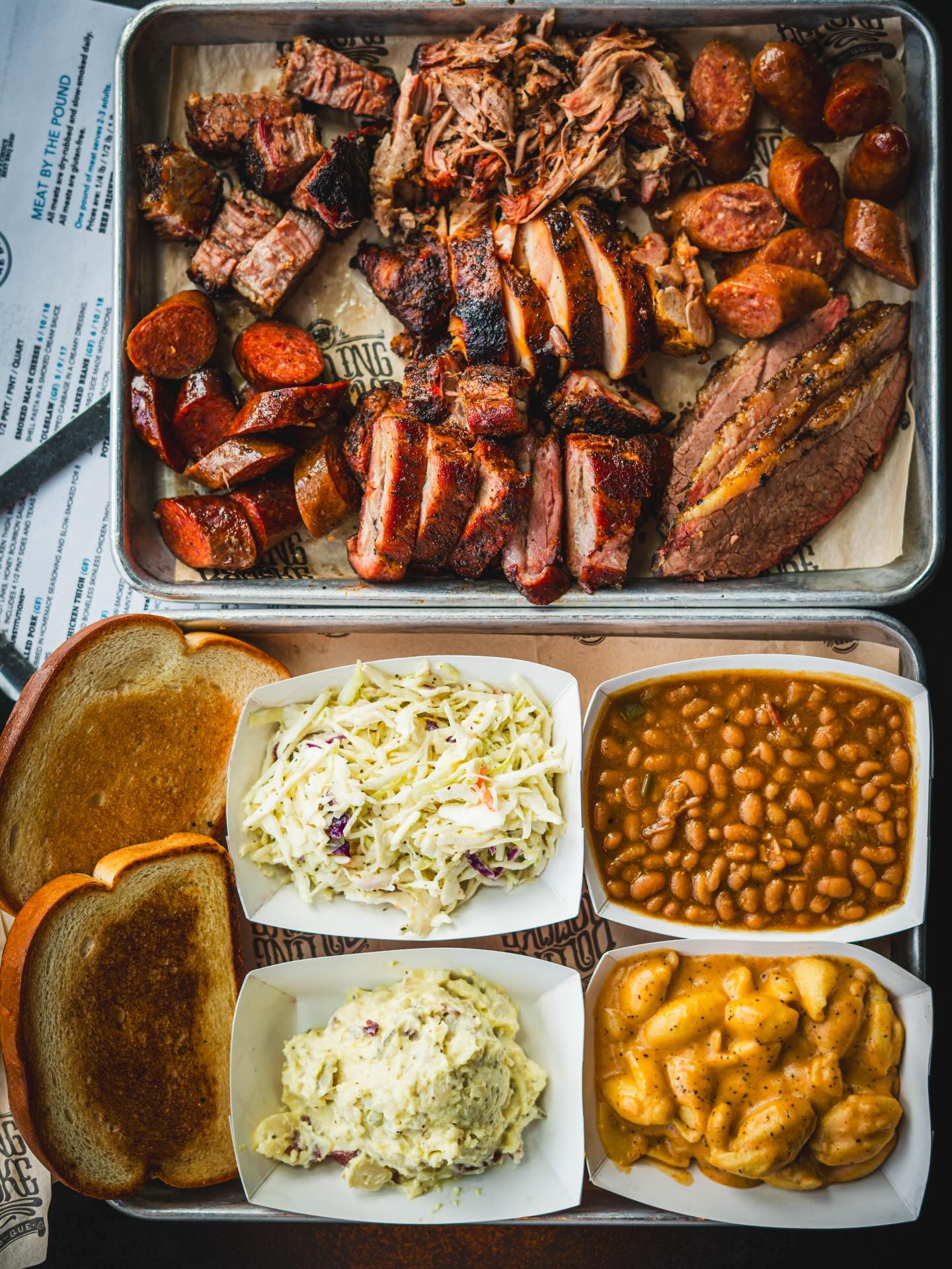 Three words: Mouth-watering BBQ 🍗 @rollingsmokebbq offers all the southern-style classics from meat to sides. We know this post made you hungry, your table is waiting!
