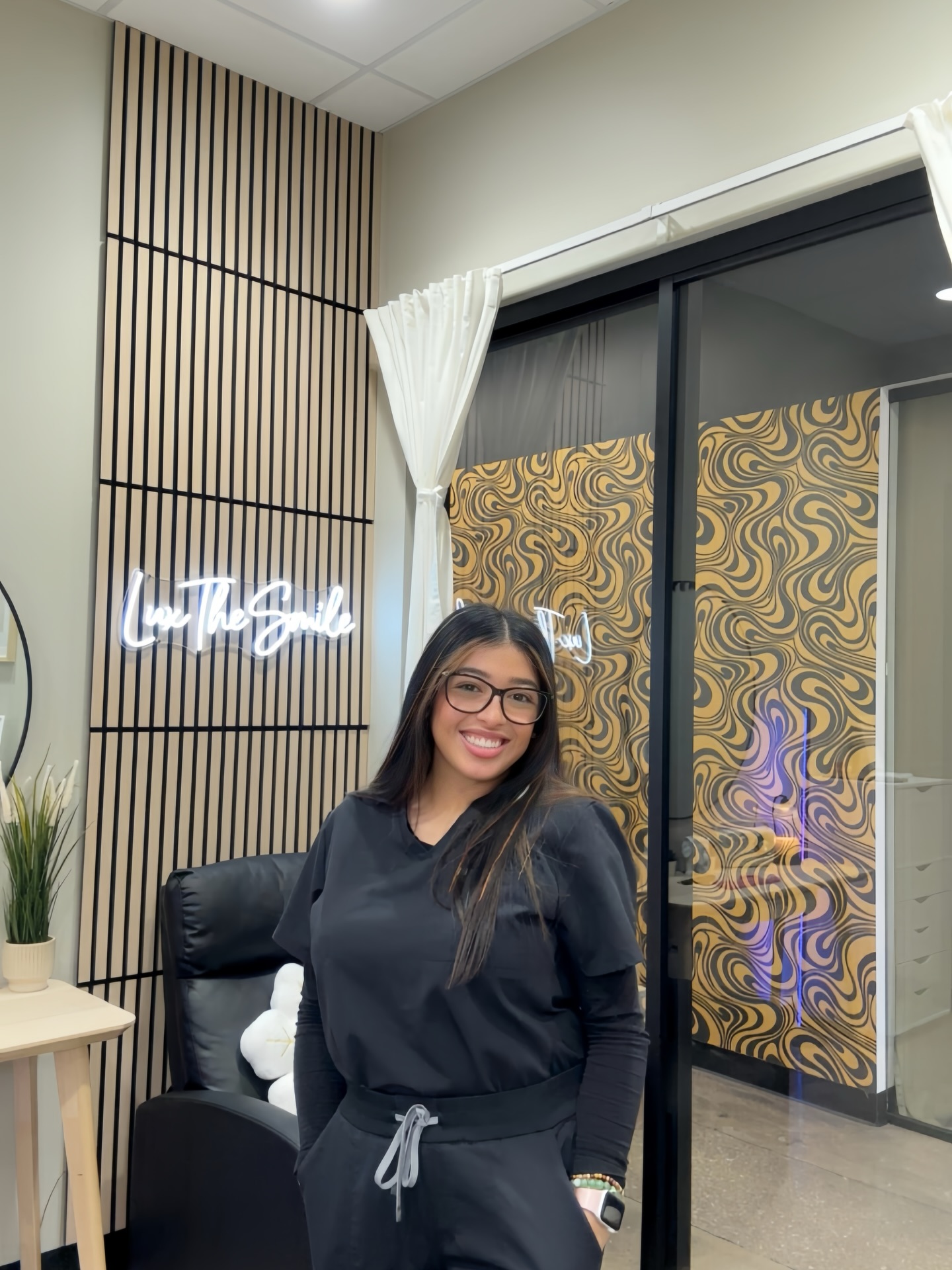 1 year at Image Studios Naperville✨
A year ago today, I saw my very first client here… and it’s been a journey ever since 🤍
From 12 clients a month to now serving 50+… truly grateful and blessed for this growth
One of the best decisions I’ve made for my business
So thankful for the amazing owners who have supported me from the beginning ✨
This year has been full of growth, lessons, and creating so many beautiful, glowing smiles 🦷💎
Thank you to every client who has trusted me with their unique smile, it truly means more than you know ❤️
Here’s to many more years of growth, glow, and elevating even higher 🥂✨
#napervilleil
#chicagobeauty
#teethwhiteningchicago
#napervillebeauty
#luxthesmile