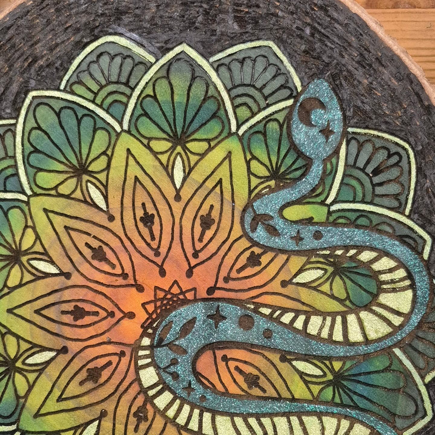 Sparkly snek! 🤩🐍