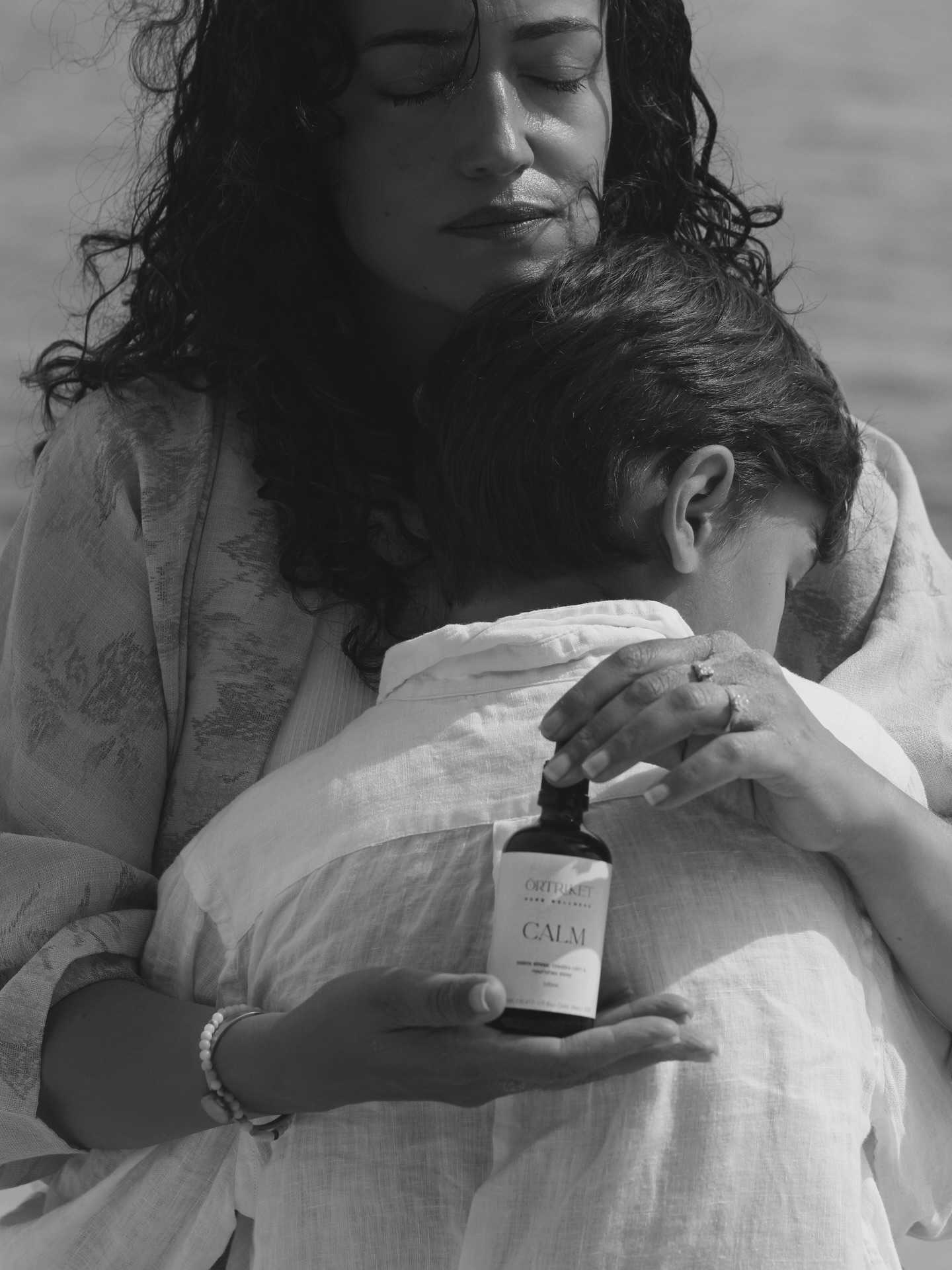 CALM 🌿 en av våra populäraste örttinkturer, är enligt TCM en både närande och stödjande formula som lugnar kroppen och sinnet, lindrar stress och hjälper till att läka de skadliga effekterna av kroniska stress 🤍
Den går även utmärka att kombinera med tex våra andra örttinkturer ”Day” och ”trauma care”. Skicka oss gärna ett DM om du har frågor kring våra tinkturer och hur du kan kombinera dom med varandra 🤍
•
•
•
#örttinktur #örter #hälsa #hälsaochlivsstil #tcm