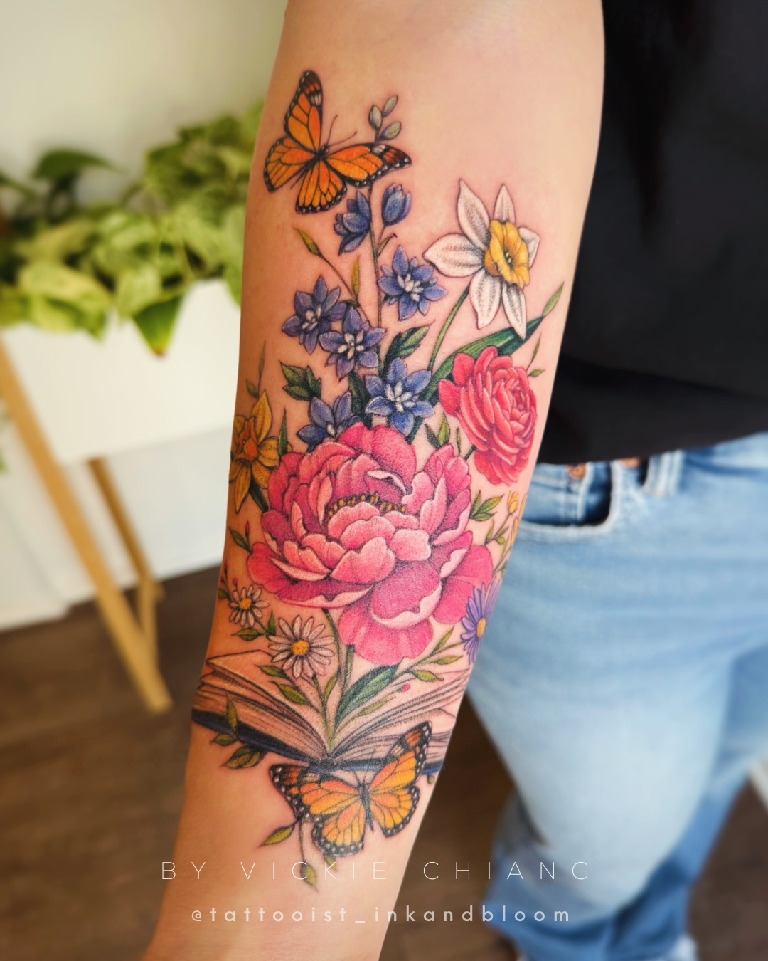 Delicate monarch butterflies swirling from an open book with birth flowers forearm tattoo for Shaina ♡
#flowertattoo #birthflowertattoo #botanicaltattoo #booktattoo #forearmtattoo
