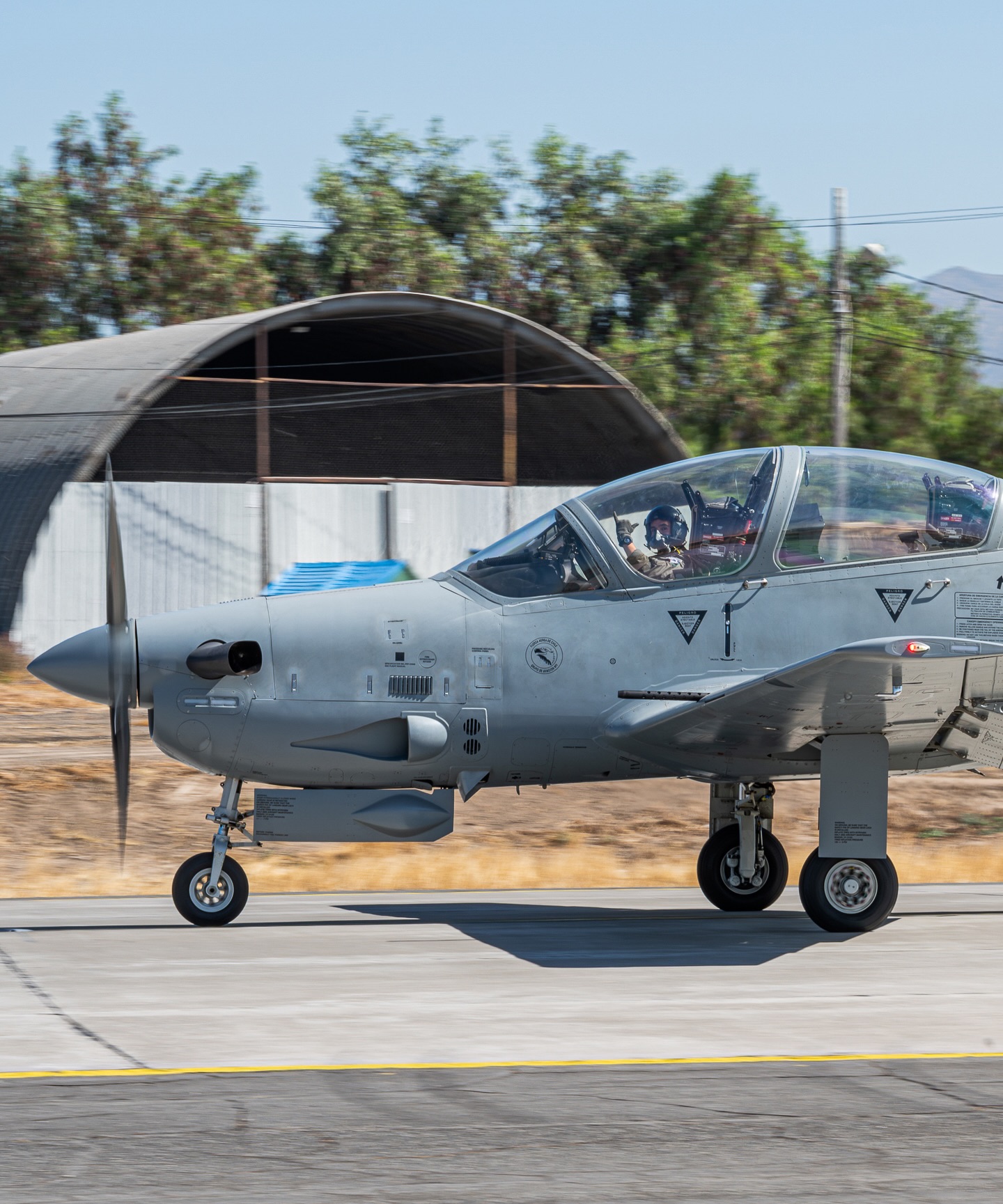 Embraer A-29 Super Tucano da Força Aérea do Chile taxiando durante a FIDAE.
📸 @luizotaviojr18_planespotter
#aviationphotography #aviation #Chile
