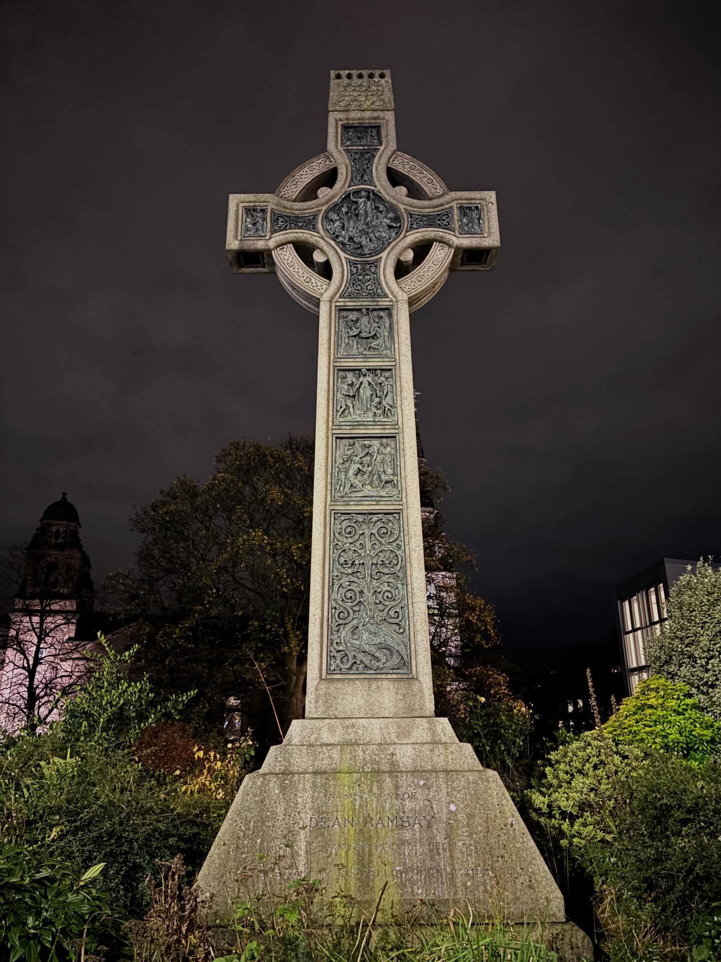 Edinburgh at Night #edinburgh #princessstreetgardens #scotland