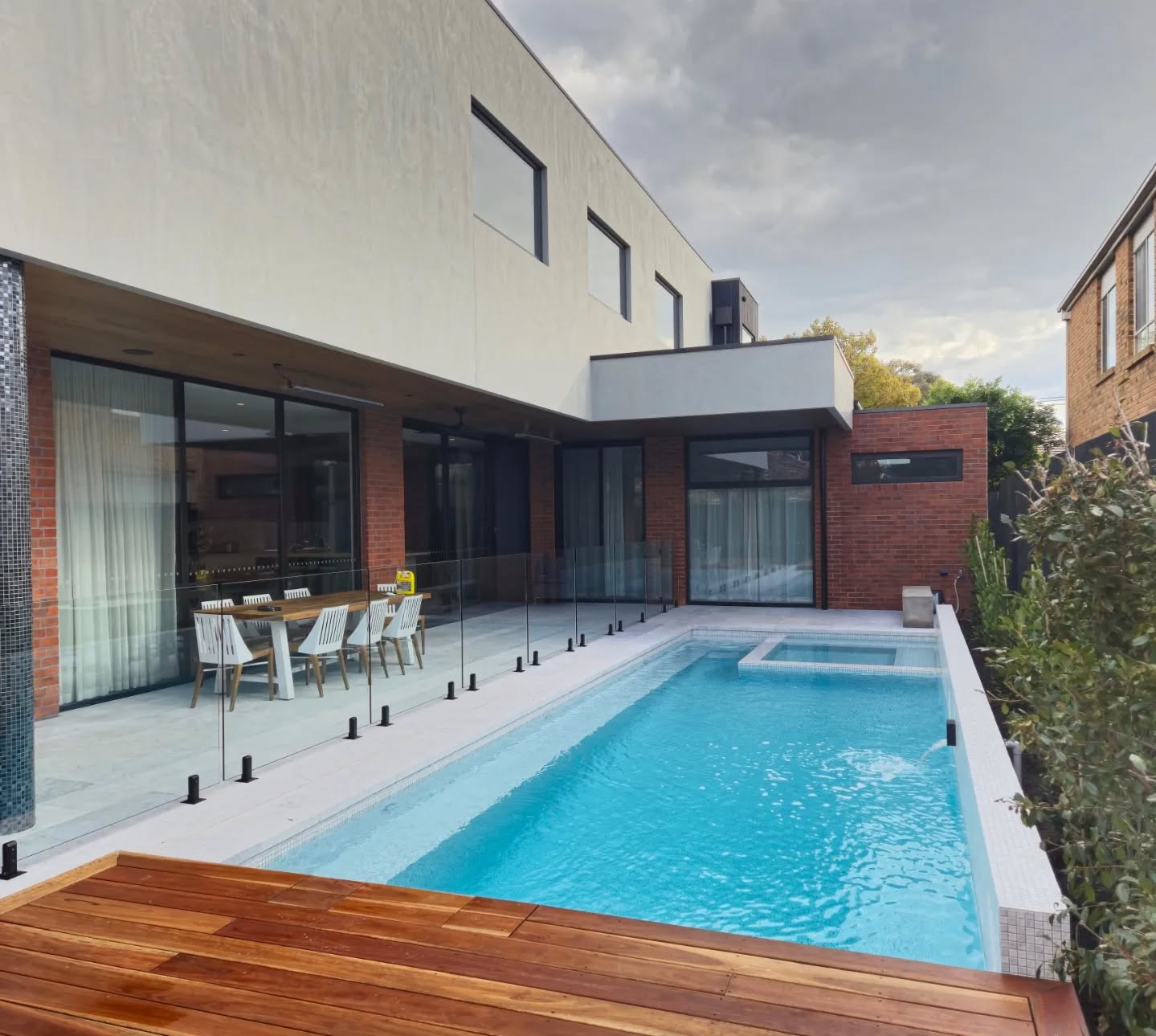 Loving the gentle sounds of our @waterfeaturesdirect spout at our most recent project alongside this amazing @nortonbuilders home.
Many thanks to our repeat clients for entrusting us to build another pool for their family 🙏🏊♂️👷♂️
@thepooltilecompany
#swimmingpool
#spa
#baysidepools
#bayside
#hampton
#carerra
#landscape
#landscapedesign
#poolbuilder
#cooke
#fluidra
#waterfeature
#mattblack
#fulltileornotile