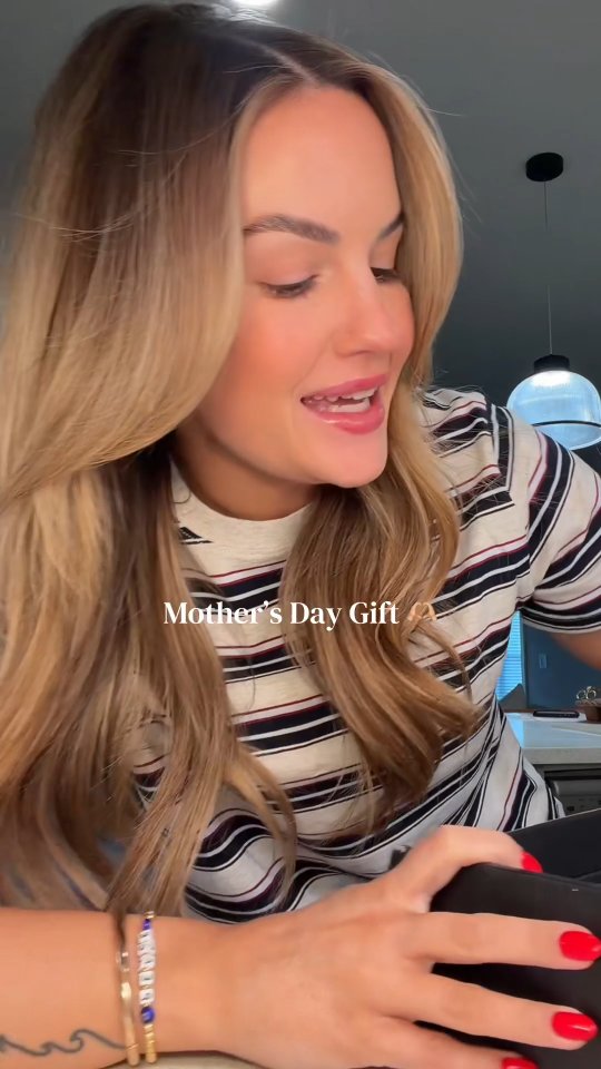 One of my favorite things is helping all ya'll feel your absolute best. Even when I can't see you in person anymore, my products get to make you feel pampered and cared for. Sending lots of love and care to Texas.❤️ Thank you @madsofischl and Happy Mother's Day