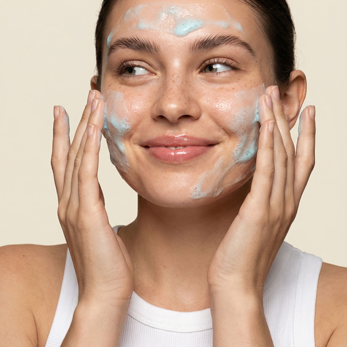 Treat your skin to the luxury it deserves with an amazing 20 percent discount on all DIBI Milano skincare and body creams. This special offer is available exclusively online so you can shop your favourites from the comfort of home. Grab your glow today while the sale lasts. 🌟✨💖🌿 Link in bio
#dibimilano #skincare #bodycare #skincareroutine #beautysale #selfcare #glowingskin #healthyskin #onlineshopping #beautydeals