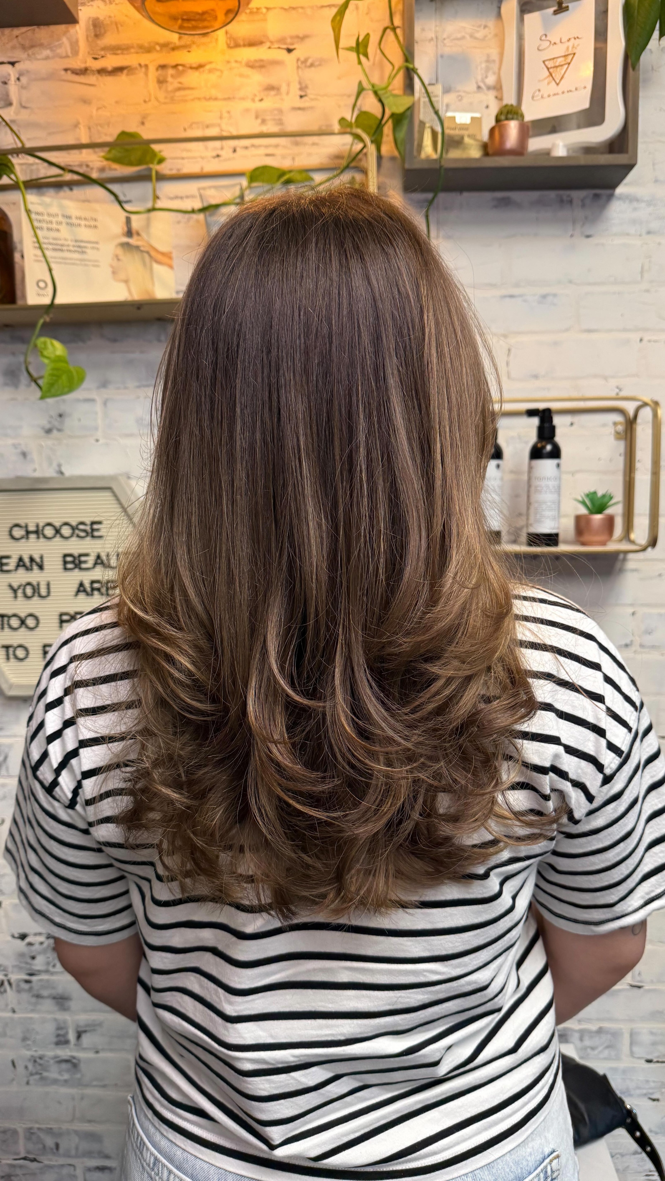 Sometimes growth looks like letting go ✂️
A fresh cut, a fresh mindset, a little weight off—inside and out.
Just a quick before & after ✨
Need some weight off? Send us a DM and let’s start fresh !
#StPeteHair #MindfulBeauty #hairstylist #owayofficial