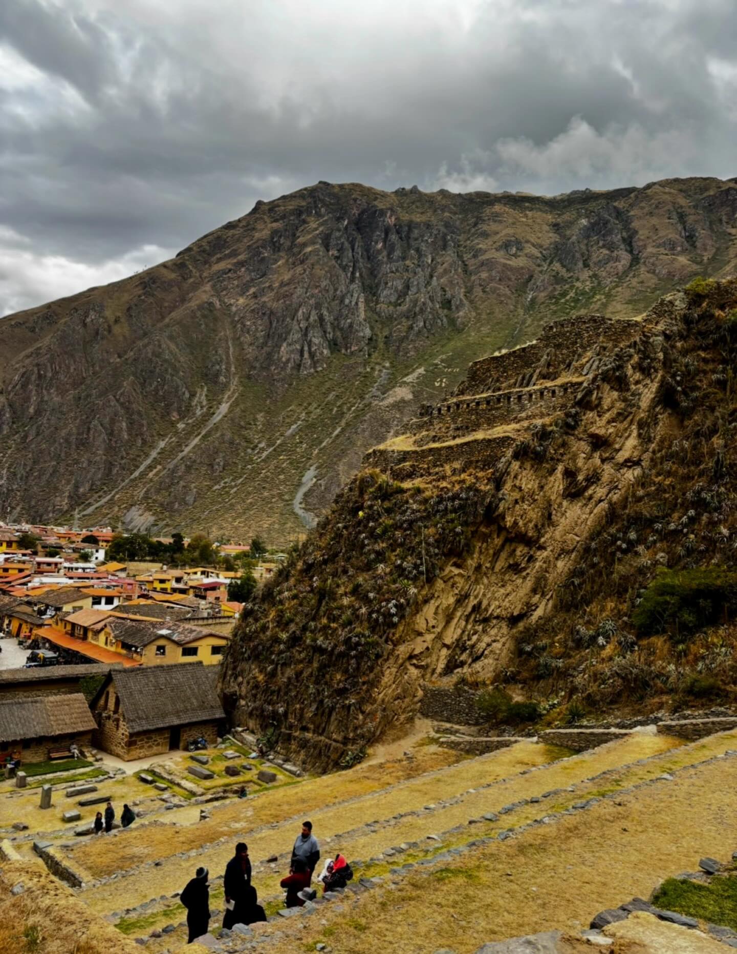 Where history is carved into the mountains ⛰️✨
Ollantaytambo isn’t just a stop in the Sacred Valley… it’s a place where you can see how the Incas lived, built, and thrived in one of the most unreal landscapes on earth 🇵🇪🤍
#Ollantaytambo #SacredValley #PeruTravel #IncaRuins #Wanderlust