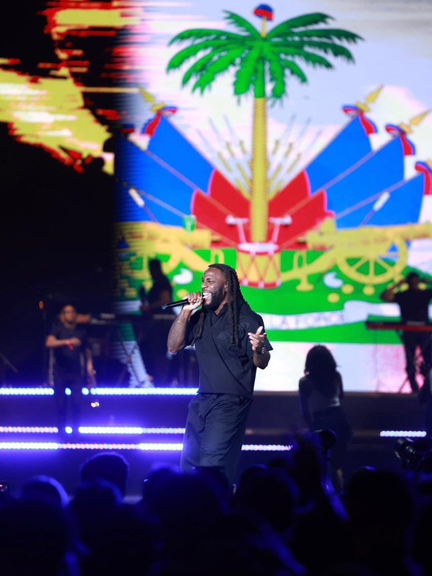 🇪🇬 Egypt just got its First Burna Boy inside El Gouna Conference Cultural Center. Presented by Venture Lifestyle.
Follow @play.afro for more updates🔥🔥
#playafro #burnaboy #afrobeats #africa #egypt