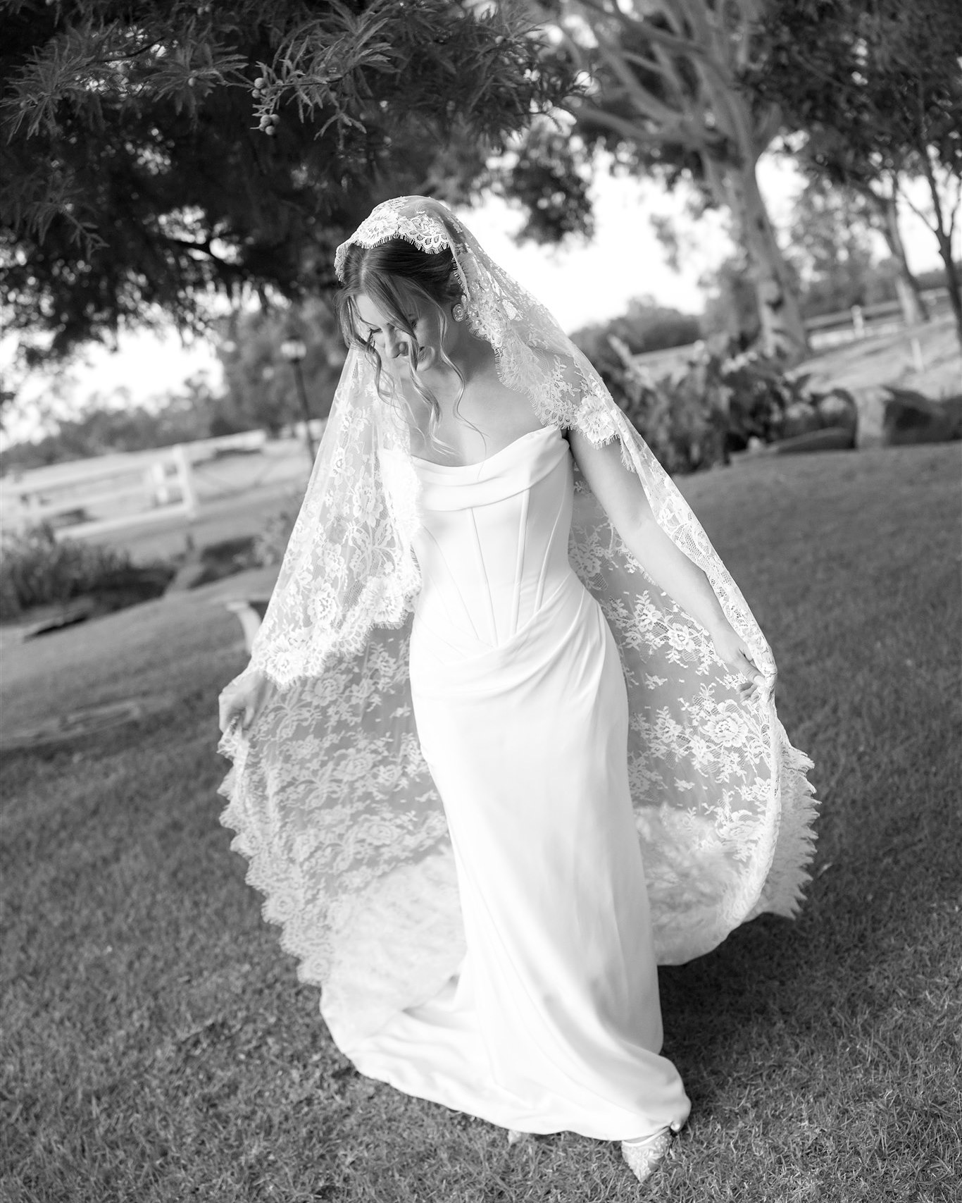 In no particular order, a couple of favs in monochrome from Claire & McKenzieβs gorgeous day π€