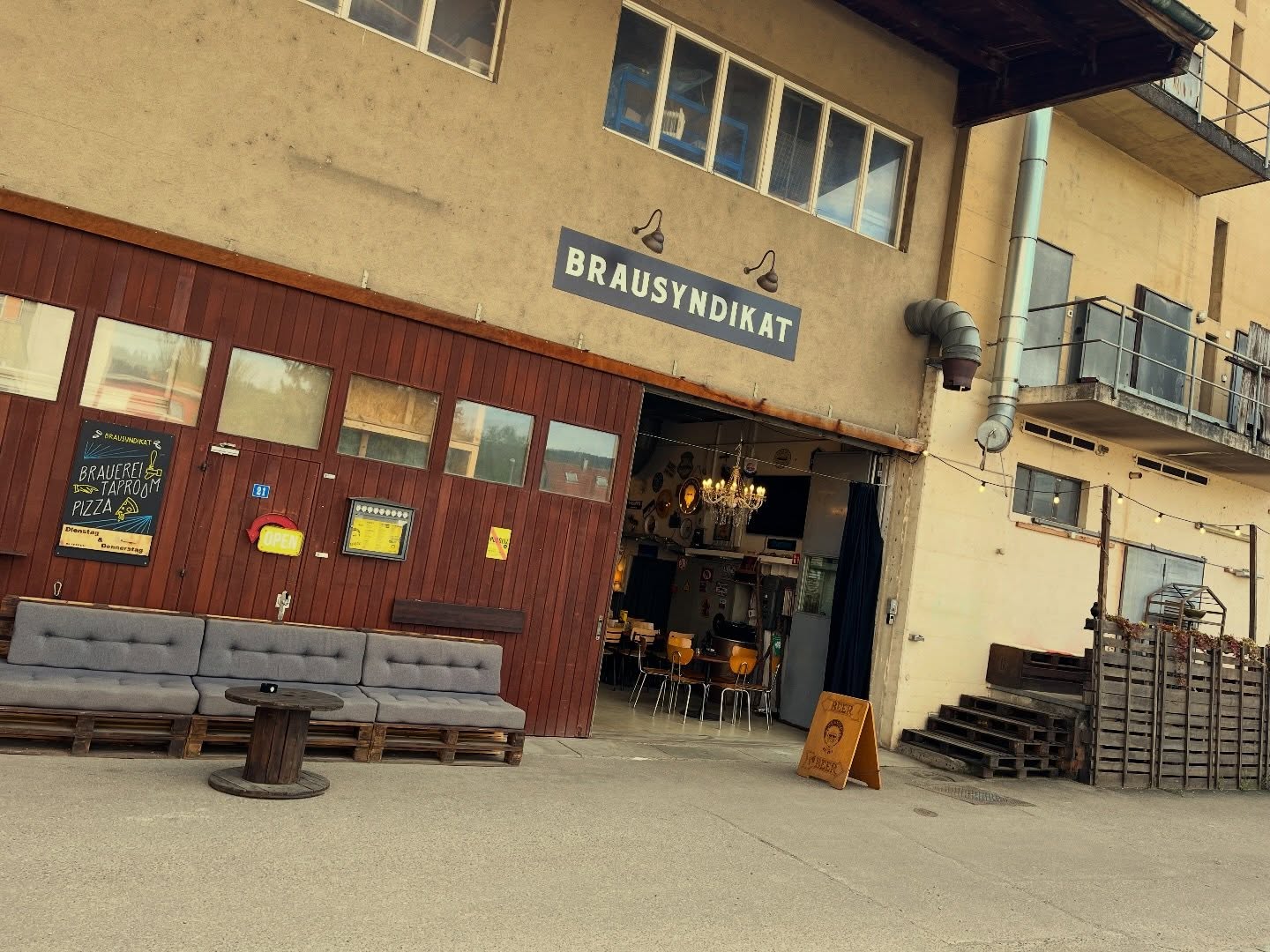 Yes! We’re open! Ready for the warm days!
.
.
Brauerei & TapRoom
Dienstag und Donnerstag ab 16 Uhr
.
.
#brauerei #taproom #craftbeer
brewery - craftbrewery - beer - hops - malt - yeast - drinkcraftnotcrap - cheers - dietikon - zurich - zürich
.
.
Online Shop: www.brausyndikat.ch/shop (Link in Bio)
.
.
.
.