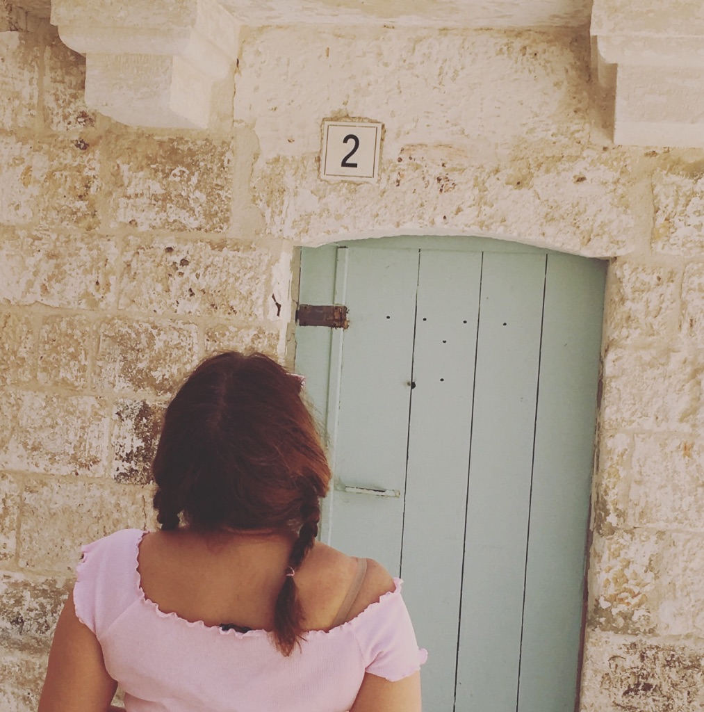 Von der ersten Beratung bis zur sicheren Heimkehr sind Sie bei uns in besten Händen. Wir planen Ihre Reise persönlich, klären Wünsche im Detail und bleiben während der Reise ständig für Sie erreichbar — auch in Kontakt mit Unterkunft und Partnern. Nach Ihrer Rückkehr sorge ich für Feedback und Qualitätssicherung, damit jede nächste Reise noch besser wird. Vertrauen Sie meiner jahrzehntelange Erfahrung und erleben Sie Ferien, die sorgenfrei, individuell und rundum stimmig sind. Link in bio!
Welche Wünsche darf ich für Ihre nächste Reise wahr machen? Erzählen Sie es in den Kommentaren!
#apulien #smilereisen #reisennachitalien #swisstravel #italienferien #lecce #polignanoamare