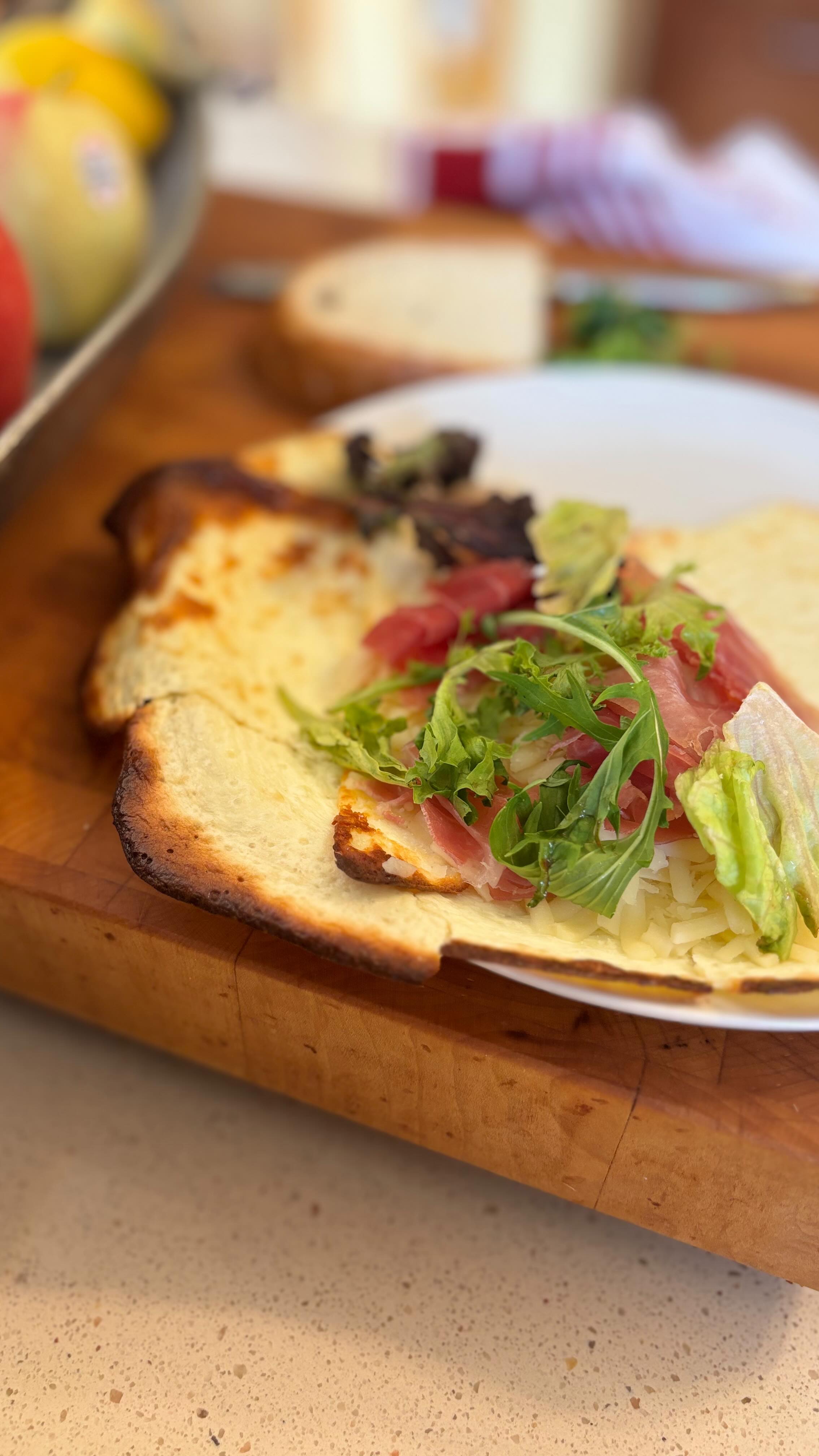 The Nutrition session with your coach is a check-in point. The rest of the day, the week, the month, is the work you put in. You will work on changing your habits, behaviours that are holding you back. Your coach helps you to identify the behaviours and plan out the steps, but you need to start the process, and consistently work on it to create new healthier habits. There is no end point, only slow and steady progress that becomes who you are. If you want a personal approach that’s specific to your behaviours, find a coach…contact me. 📲If you need a meal plan, you will find loads of recipes and ideas on social media. Whichever you choose, it will require commitment and work on your side. That’s what makes it worth it! #nutritioncoach