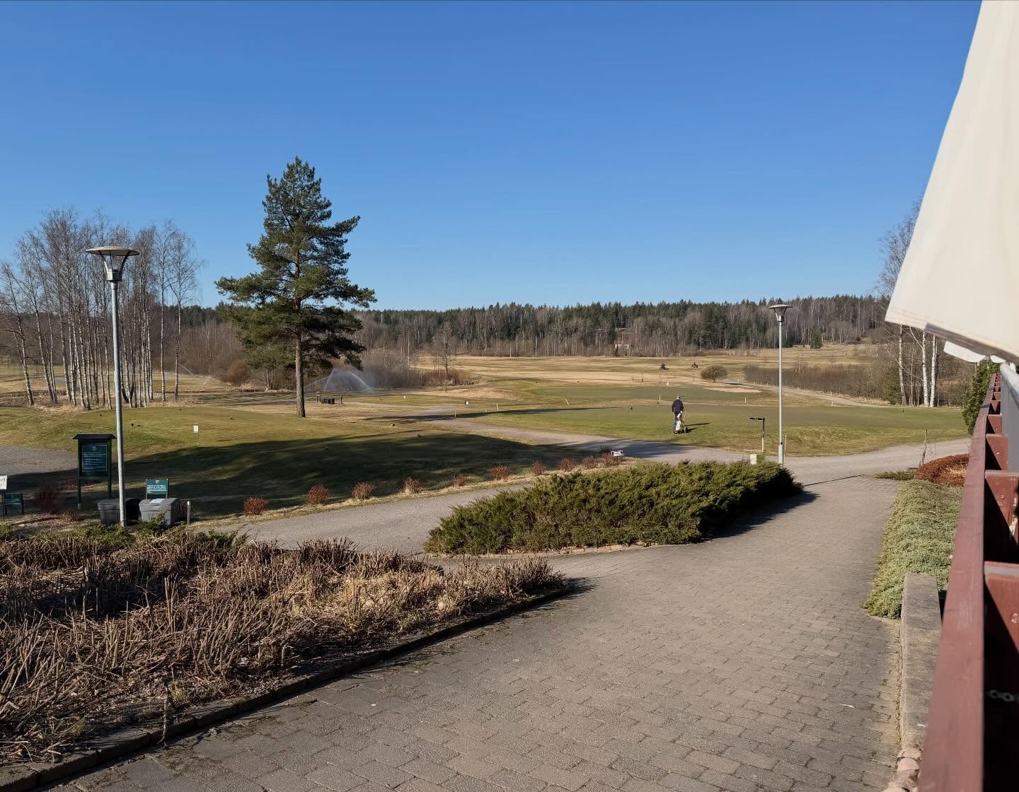 Päivän tilanne. +12 C, UV: 2