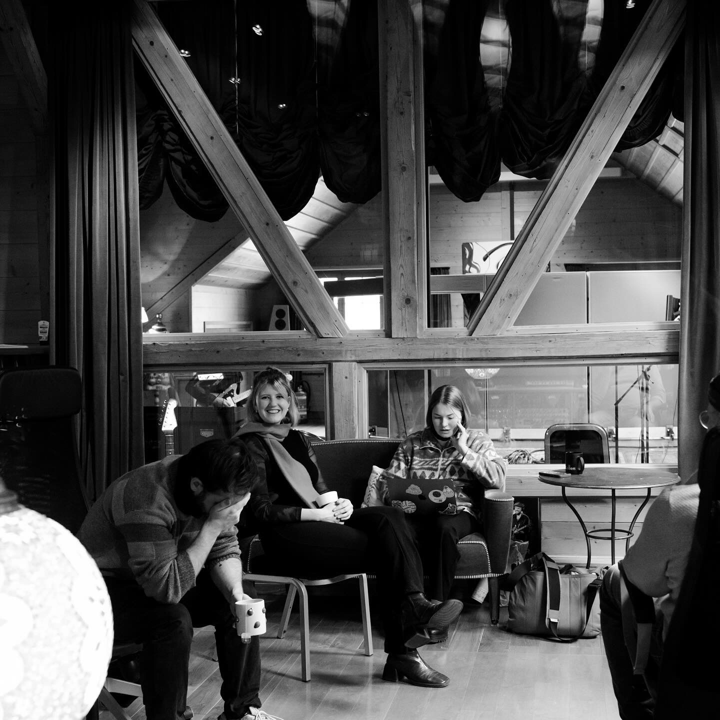 01/25 some impressions of last weekends studio session with @eoghan_owen_konstantin 🎙️
thank you @gogsandrighetto for the wonderful days @balikfarm 🪄
📸 @janwiederkehr