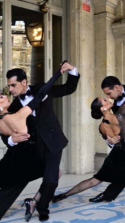 ON? Teatre Coliseum de Barcelona
QUINS DIES? del 16 d’abril al 3 de maig
QUINS HORARIS?
• Dijous: 20h
• Divendres: 19h
• Dissabte: 19:30h
• Diumenge: 17h
ON COMPRAR LES ENTRADES?
1. Al web oficial del Teatre Coliseum
https://www.balanaenviu.com/es/espectaculo/forever-tango
2. Aconsegueix el teu DESCOMPTE ESPCIAL PER GRUPS : 📞 627 57 67 36
📩 events@internationalbpm.com
#tangobarcelona #milongabarcelona #forevertango