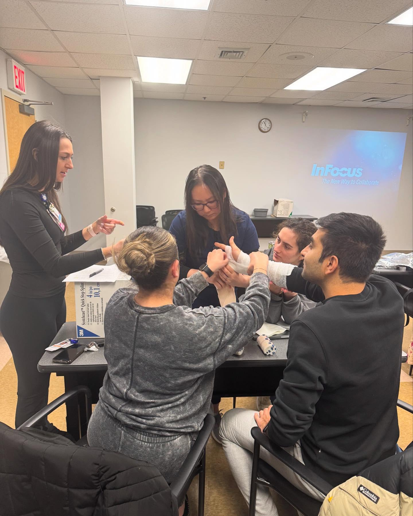 Perfecting our splinting skills during didactics! 🦴💪
.
.
.
.
.
.
#emergencymedicine #residency #internyear #doctor #newyork #longisland #physician #match2024 #match2025 #eras #nyc #family #bonding #wellness #medicalschool #DO #MD #didactics #fun #volar #ulnargutter #sugartong #posteriorshort #splinting #ortho #pgy1 #pgy2 #pgy3