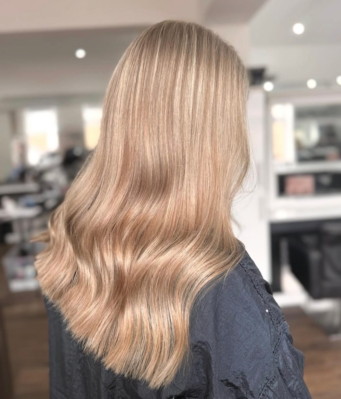 Aleshia in our Tonbridge branch has created this effortless natural blonde on her client, swipe for the before pictures☁️