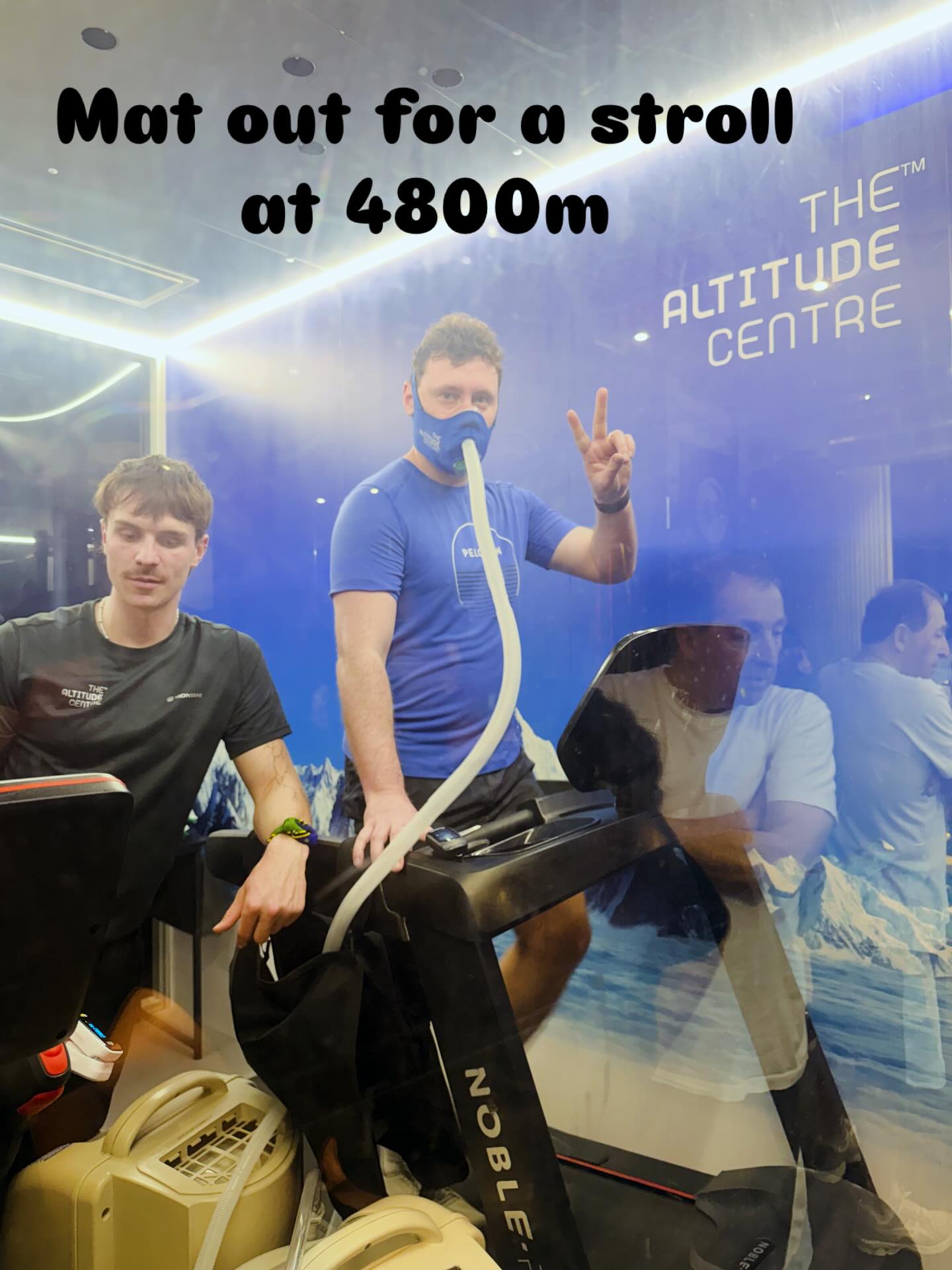 A great session @thealtitudecentre yesterday.
45 minute interval session set at 2700m,
Strength and conditioning for a rest at (20m)😂😂😂💪🏋️♂️
15 minutes light exercise at 4800m
Well done everyone and thanks to the altitude center for accommodating us.