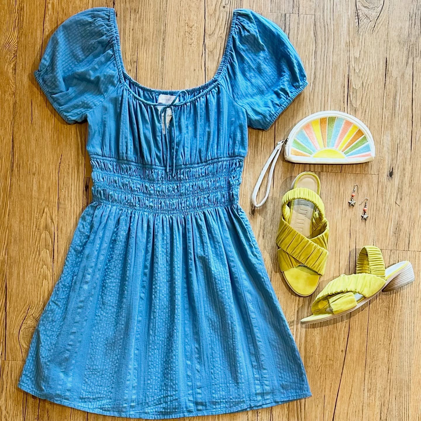She’s a little cutie! 😍🫐
The details:
Little Moon (Aritzia) dress sz S, $34
LD Tuttle suede sandals (msrp $545)
sz 38, $40
Wristlet, $14
Earrings, $15