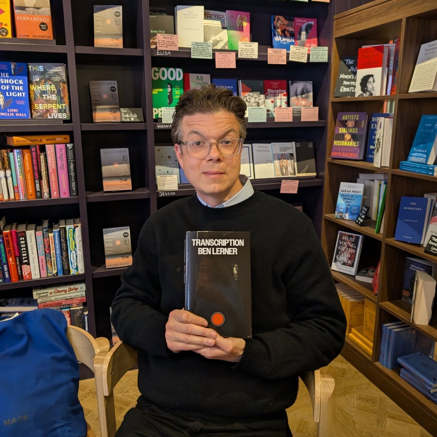 An honour to welcome Ben Lerner to BookBar to sign copies of his extraordinary new novel Transcription.
A gripping exploration of technology and memory that has been one of the team's favourite books this year (and is our tip for this year's Booker Longlist).
We have signed copies while they last available in both our Highbury and Chelsea shops, and at our website.
Thanks @grantabooks for including us on the tour!