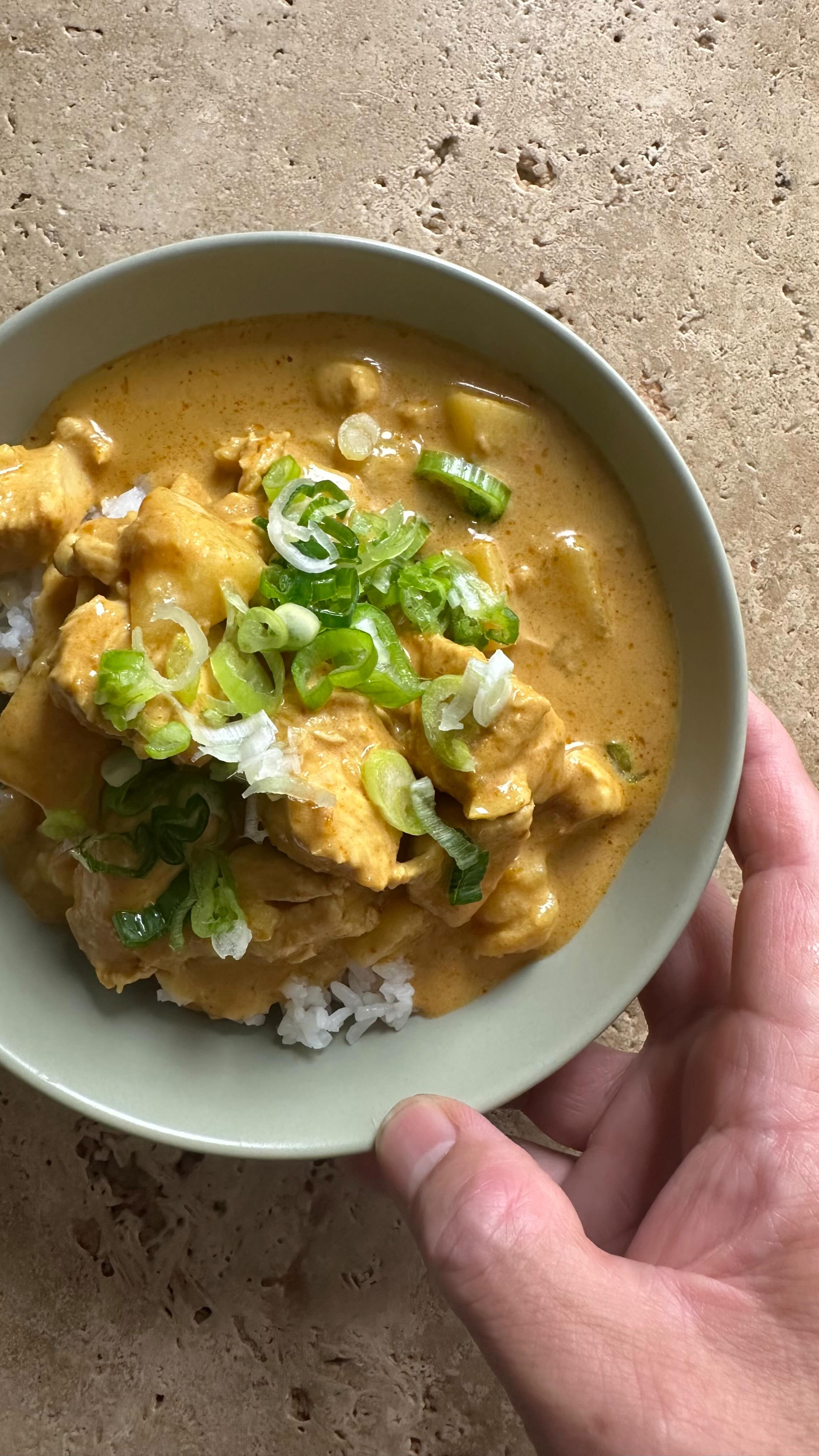 Here is your next dinner idea ❤️ A budget friendly recipe, packed with flavour. I know even my mum would approve this little beauty, Chicken curry with potatoes, served with rice. Enjoy, Jimmy x
Ingredients
1 chicken Breast, diced
2 potatoes, diced and par boiled
1 tsp grated ginger
1 tsp grated garlic
1 tsp honey
1 tap dark soy
3 tbsp Kean’s curry paste
3/4 cup chicken stock
200ml coconut cream
1 tbsp veg oil
Garnish with shallots
Served with rice
Cook your rice, I like medium grain or Jasmin rice.
For the curry, add 1 tbsp oil in a pot, then add your garlic, ginger and chicken breast and cook for 3 minutes. Add the par boiled potatoes and curry paste. Add in the honey, dark soy along with the chicken stock for 5 minutes. Finally add the coconut cream and simmer for 5 minutes. Optional, is a slurry of 1 tsp corn starch and water to thicken the sauce. Finally, serve on rice and garnish with sliced green shallots….. enjoy❤️
#recipe #chickencurry #affordablerecipe #inmykitchen #eeeeats