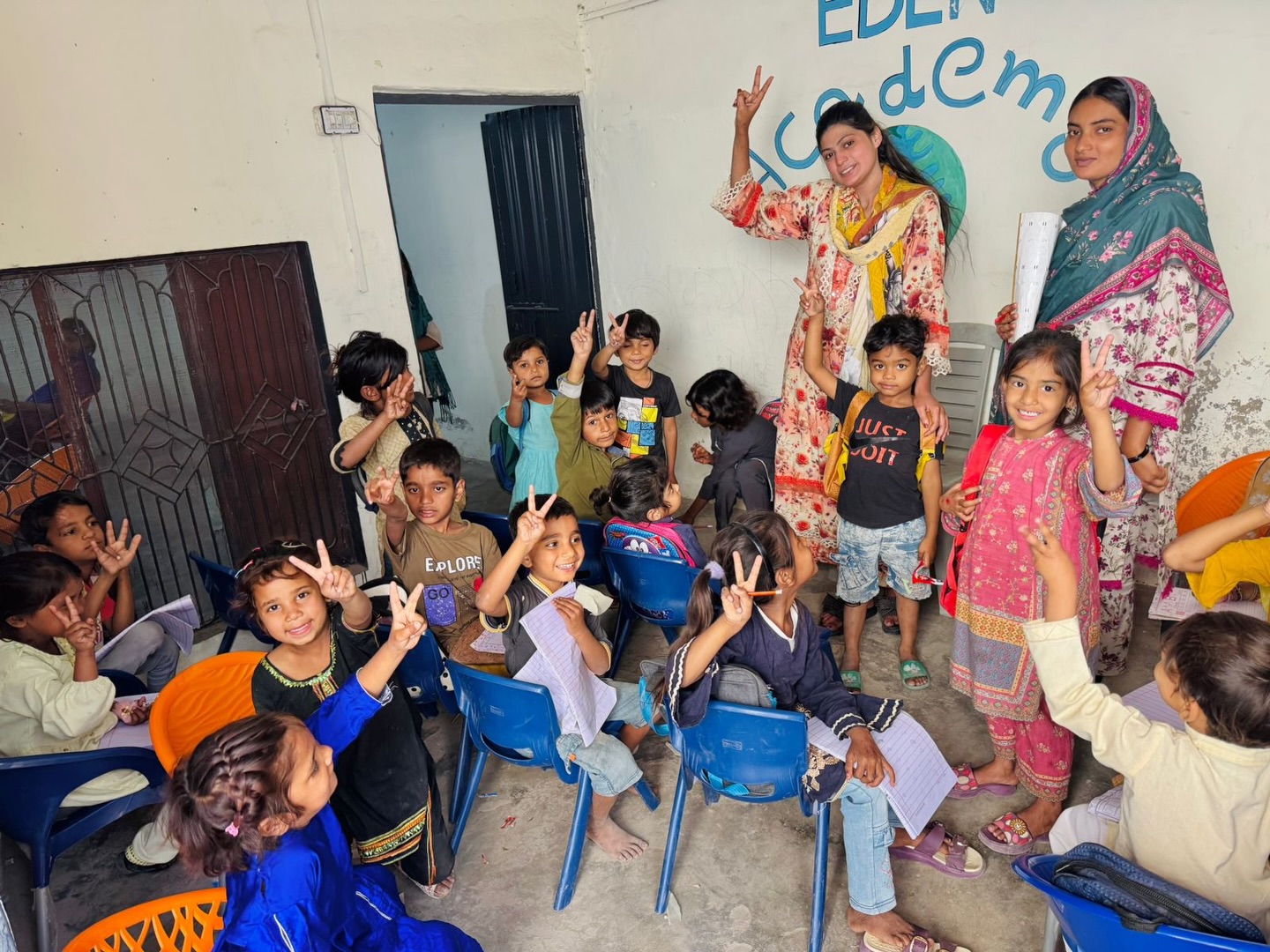 Give us world peace please. ✌️
FOLLOW our mission if you believe that the power of love should take over the love of power. ❤️
#ministry #jesus #love #peace #education