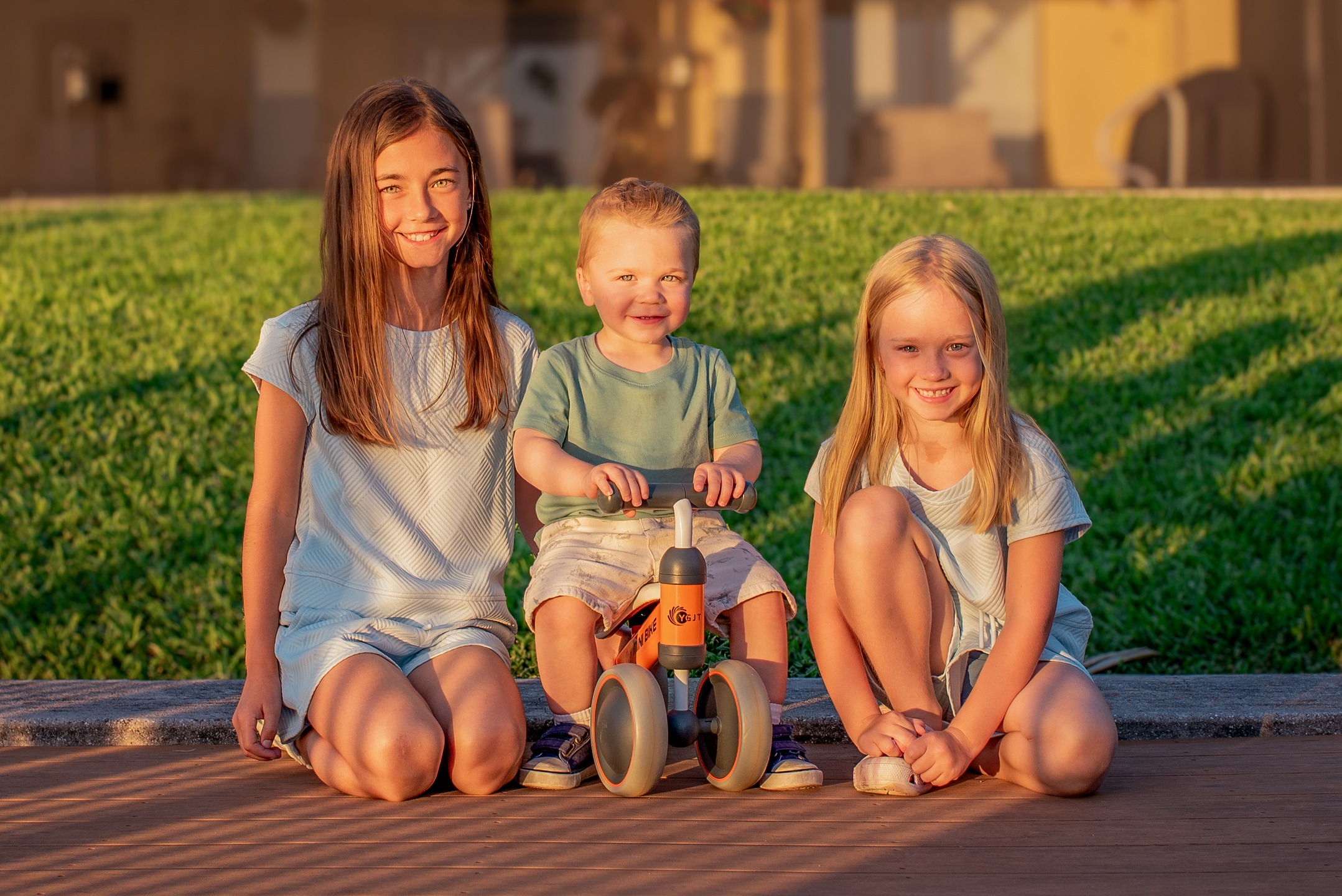 You don’t have to go far for meaningful photos.
Some of the best moments happen right at home.