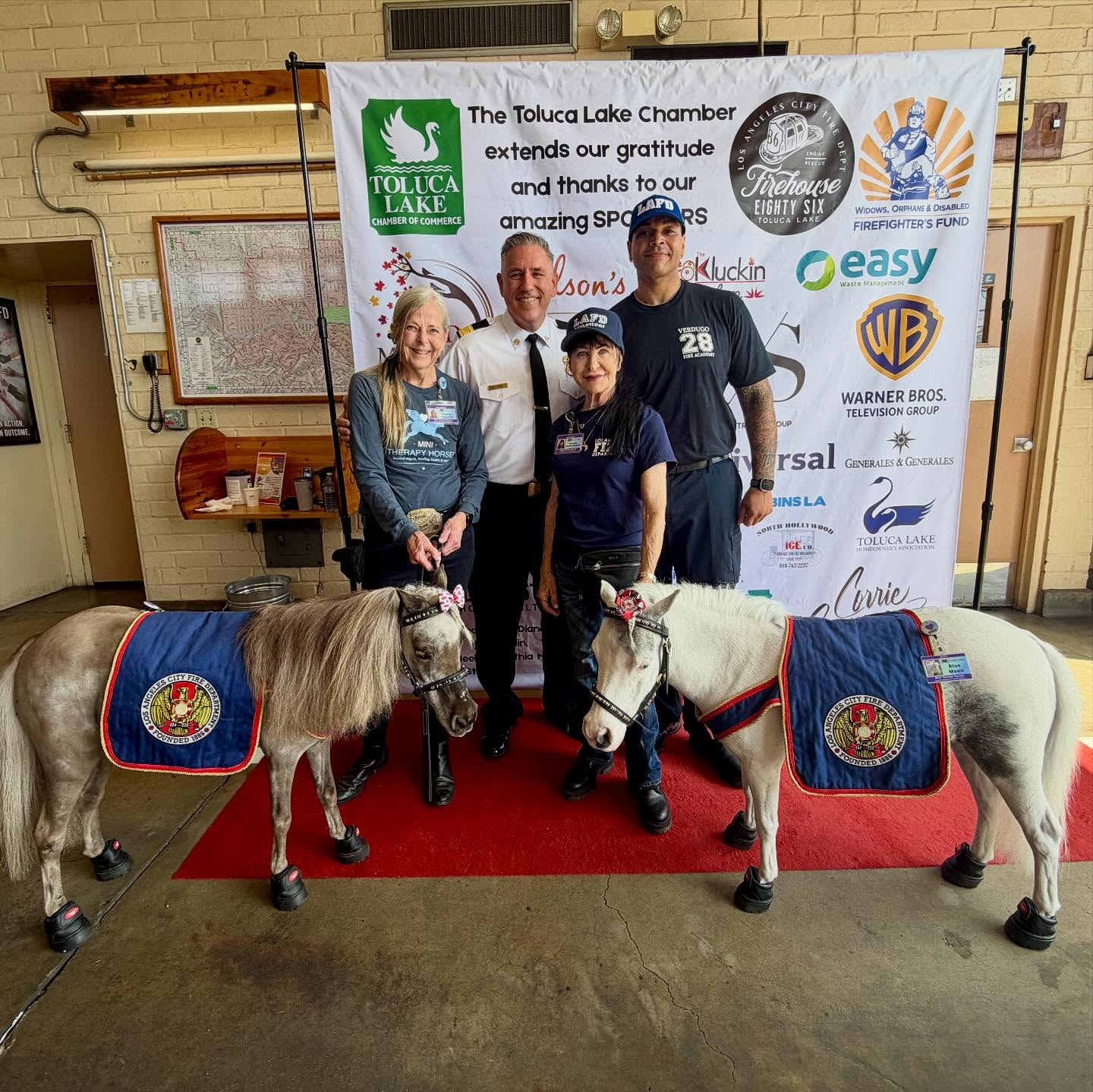 It’s always great to see LAFD Chief Moore and to participate with the LAFD. The Toluca Lake Chamber and the sponsors put on an amazing community event, their Annual Pancake Breakfast, to raise funds for widows, orphans, disabled firefighters and the local fire stations. @lafd @uflaclocal112 @lafdfoundation @lasd_lhs @chp @911lapd #love #hope #community #support #horse #minitherapyhorses #animals #equinetherapy #wellness @cedarssinai @ucla_pac @lasd_lhs @equusfoundation @platinumperformance @easycareinc @calabasassaddlery @equinebalancedsupport #compassion