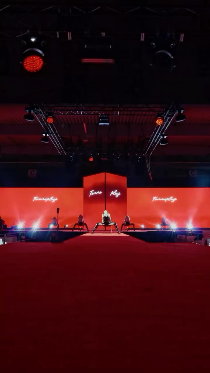 DĚKUJEME ❤️🔥!
Velké díky @erofest.cz byla to opět jízda ✨
Next show 9.5. @royal_prague 🔥
Lístky v síti @gooutcz #femmeplay