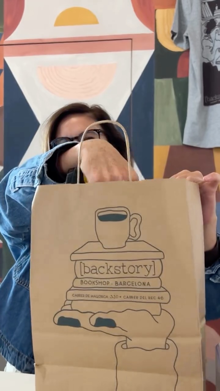 Send this to someone you want a book from this Sant Jordi 🌹📖
The countdown for the best day of the year has started.
📍C/ Mallorca 330
📍C/ Rec 46
#SantJordi #barcelonallibres #booksandroses