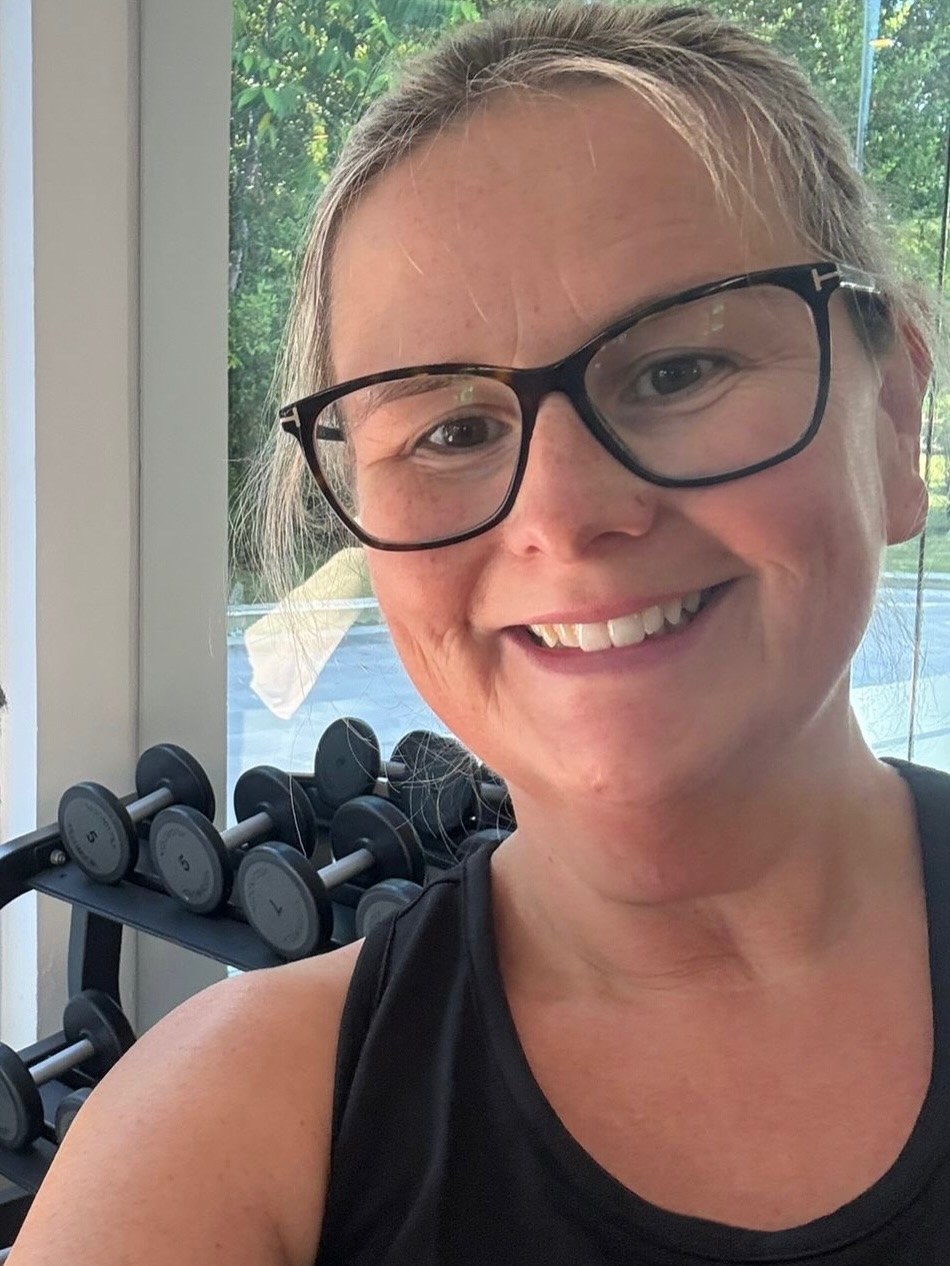 Meet amazing DLF member, Jo 👋
Jo joined DLF wanting to get fitter and stronger. She’d been to gyms in the past but wasn’t getting the results she wanted, and she’d sometimes experience knee pain when exercising.
Fast forward 11 months, and Jo’s results have been incredible! She’s fitter, stronger, and her knee pain is no longer an issue. She’s even enjoying going to the gym while on holiday 💪🏝️ Now that’s genuine motivation! Jo said “we went three times on holiday! I love it makes you feel you achieved something and sets you up for the day.”
Jo, you’re amazing 🤩 Thanks for being part of Team DLF 💜
If you’re over 40 and looking for somewhere that will keep you motivated to exercise, DLF can help 🙌
Join us at our brand-new studio, opening in June!
Message us “ME” and we’ll send you the details of our 6-week trial. Be quick — we’re down to the final few spaces! 🧡
#teamdlf #fitnesscommunity #downhammarket #downhamladiesfitness #holidayworkout