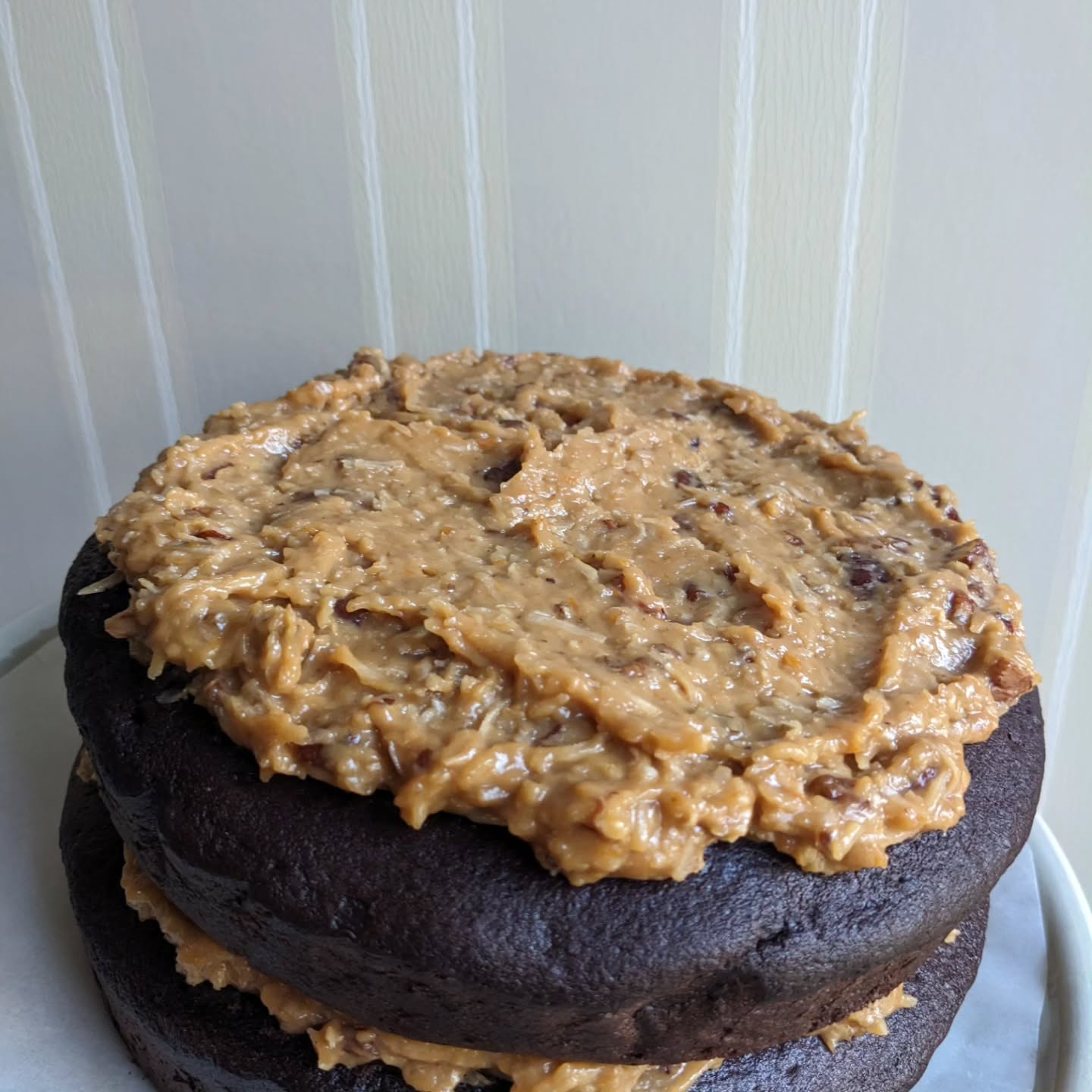 German's chocolate cake
ドイツは関係なく
アメリカ人のジャーマンさんが
作り出したケーキ らしいです
ココナッツとピーカンナッツが
ごろごろ入ったクリーム
と
ふわっふゎチョコスポンジ
#北比良 #nothingfancystyle #アメリカ家庭菓子
