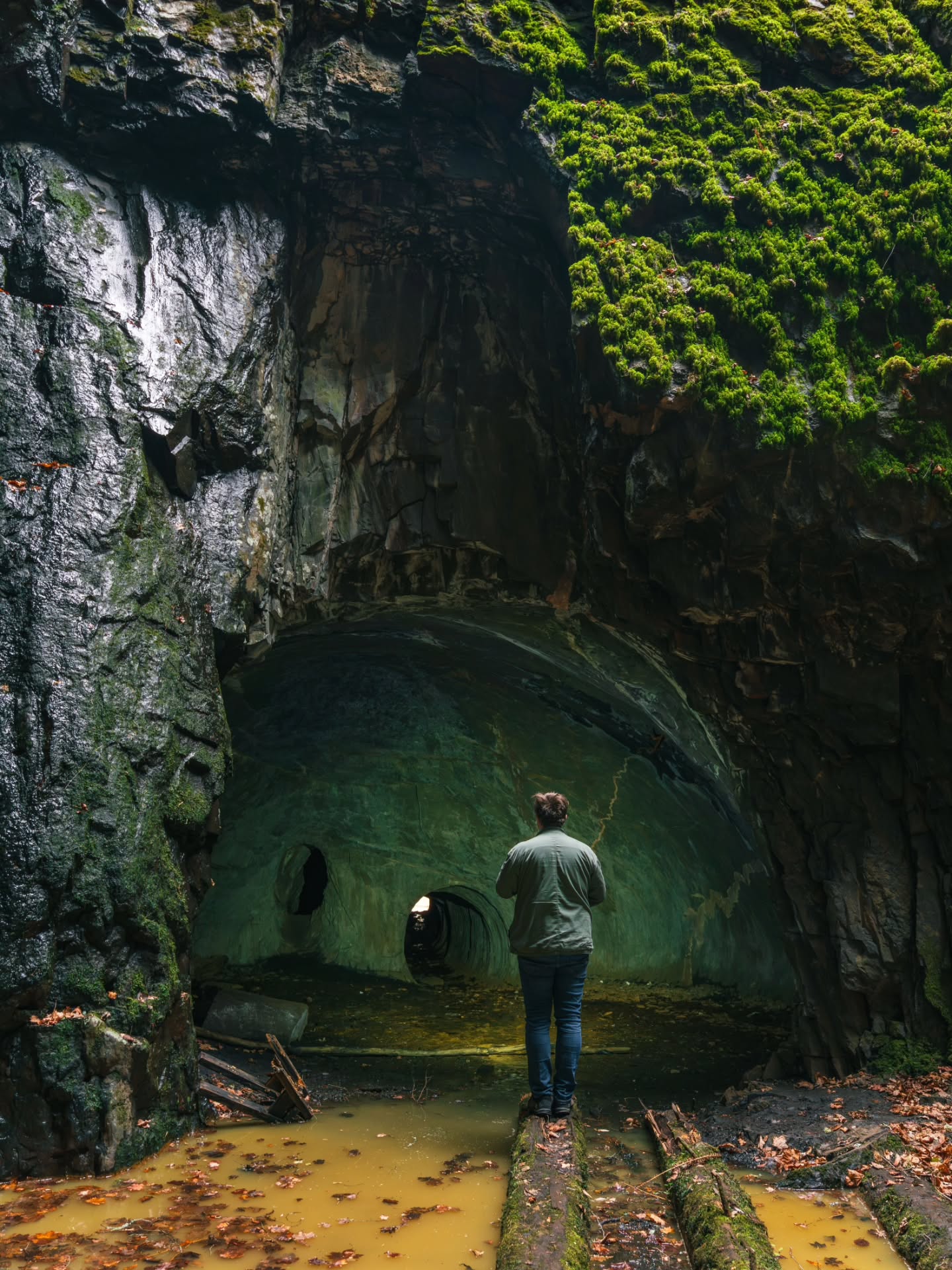 Vågar du gå 85 meter rakt in i ett berg? 🪨⛏️
📍 Stenebo storgruva, Ukna
.
.
.
.
.
#visitväster...
