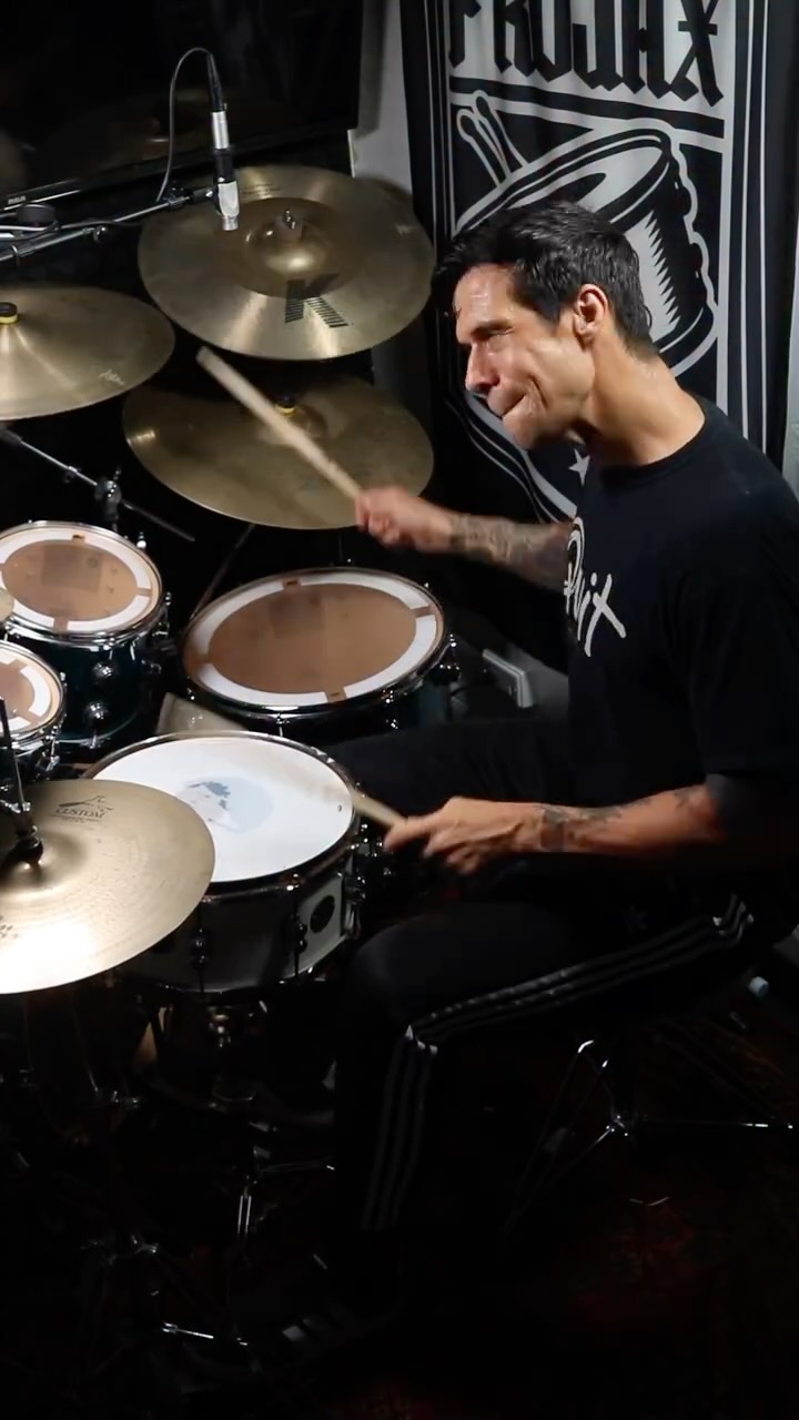 Poniendo los rudimentos a trabajar 🛠️🥁 @vicfirth_latinoamerica @zildjian_latinoamerica
#drums #drummer #bateria #baterista
#drumgroove #latinrhythm
#reels #explore
#panama #bateristaslatinos