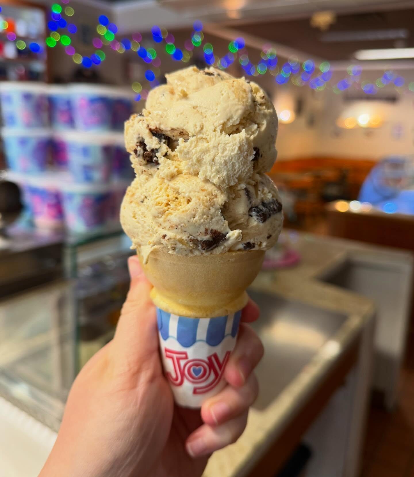 Bonfire Brownie and Nutella Pretzel are BACK and better than ever for this beautiful weather ☀️🍦#southstreetcreamery #icecream