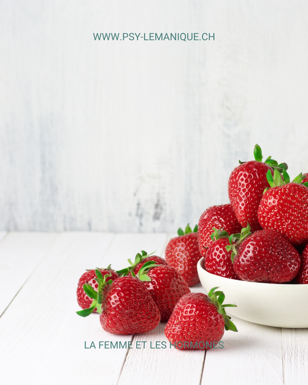 Hormones bioidentiques vs contraception : la fraise Haribo et la vraie fraise
Imaginez une fraise. Vraie, mûre, gorgée de soleil.
Maintenant imaginez un bonbon Haribo à la fraise. Même odeur, même couleur, même nom.
Mais pour votre corps, ce n’est pas une fraise. C’est une molécule artificielle qui imite certains signaux, sans les propriétés de l’original.
C’est exactement la différence entre une hormone bioidentique et un analogue synthétique.
Les hormones naturelles — estradiol, progestérone, testostérone — fonctionnent comme une clé parfaitement adaptée à sa serrure. Elles déclenchent des cascades biologiques précises : activité neuronale, régulation de l’humeur, inflammation, plasticité cérébrale.
Les analogues synthétiques y ressemblent, mais n’agissent pas de la même façon. Certains bloquent, d’autres activent partiellement. Et surtout, leur présence signale au cerveau qu’il y a “assez d’hormones”, ce qui freine la production naturelle.
Le corps arrête de produire ses propres clés.
Une supplémentation en hormones bioidentiques apporte au corps la molécule qu’il reconnaît et utilise.
La contraception hormonale, elle, occupe les récepteurs, bloque l’ovulation et met en veille le système hormonal.
Ce n’est pas une supplémentation. C’est une substitution avec suppression de la production naturelle.
On parle d’“hormones” dans les deux cas. Pourtant, les logiques sont inverses : l’une soutient le système, l’autre le neutralise.
La fraise et le bonbon ne sont pas la même chose — même si l’étiquette dit “fraise”.
Réf. : Stanczyk FZ et al., Endocr Rev 2013 ; Climacteric 2012.
#hormones #contraception #mentalhealth #psychiatry #evidencebasedmedicine