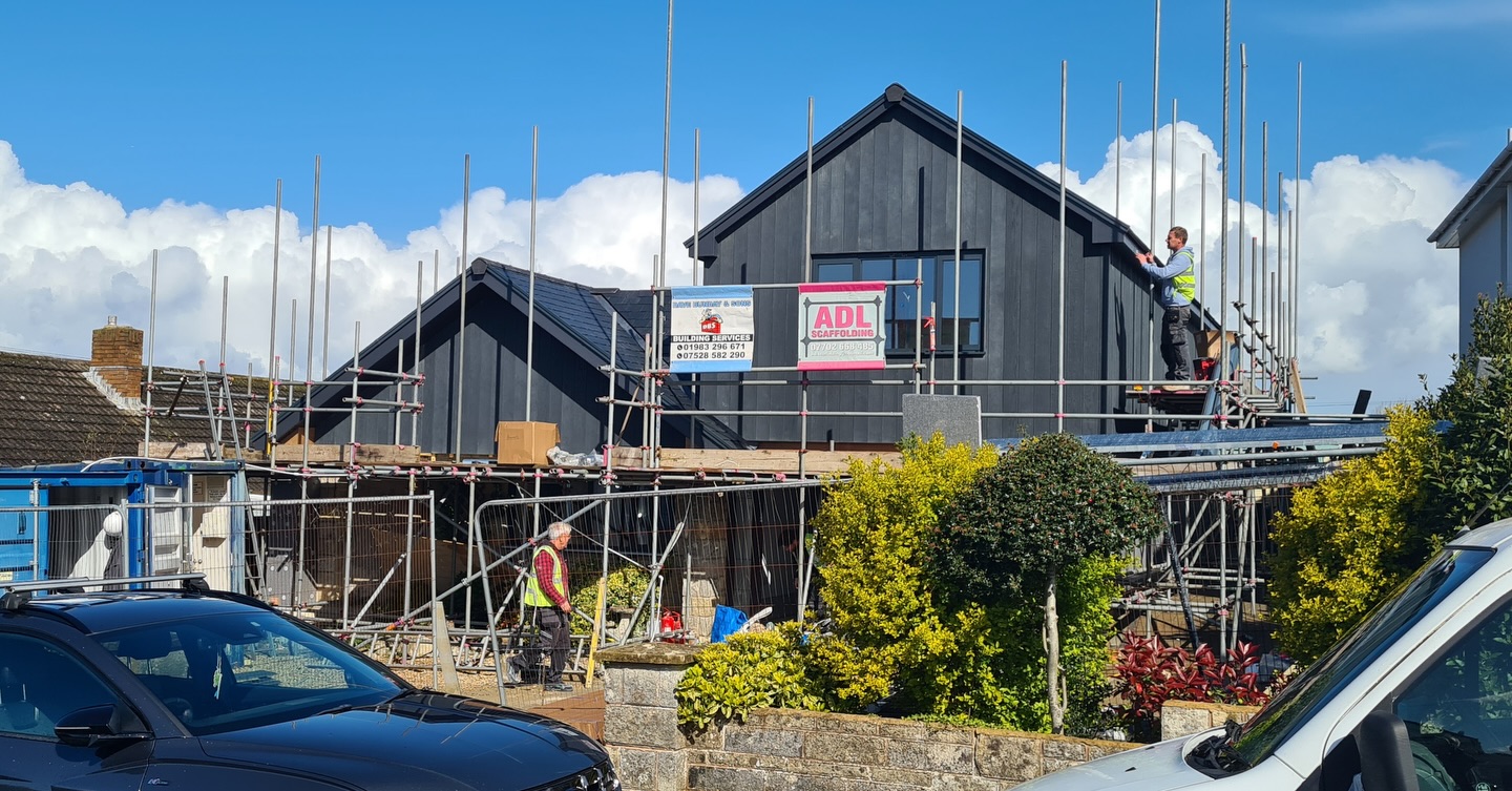 Another project on site ๐ฆบ
Scaffolding is down and it is progressing fast!! We are super excited to see it finished. Swipe to see the before and the scheme โ๏ธ
Contractors: Dave Bunday & Sons
#construction #architecture #isleofwight #designstudio #houseextension