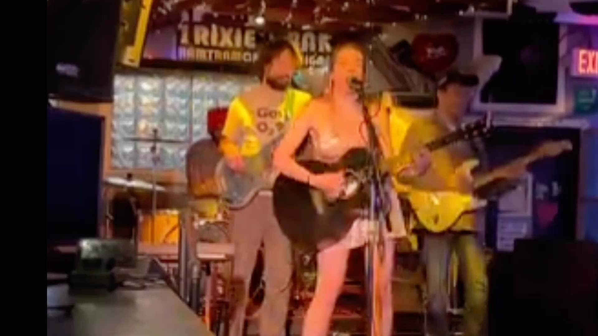 Available to play Michigan and surrounding states. Please email contact@larknmusic.com for rates and dates! Thanks! #Larkn