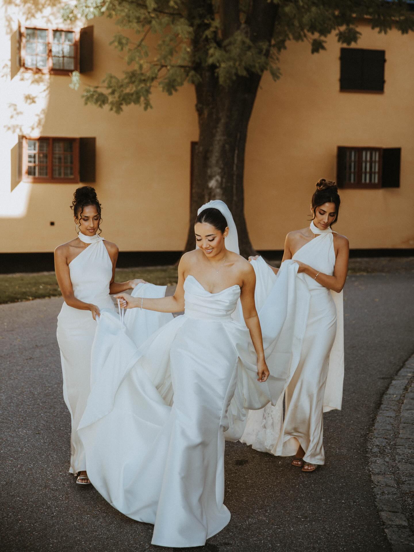 Our Wedding | Stockholm
Photography by @kbstudiomedia
#bröllop #bröllopsfotograf #wedding #bröllopsinspiration #bröllopsklänning bröllopstockholm weddingphotography weddingdress weddingphotography bröllopstockholm bröllopgöteborg bröllopstadshuset brølløp weddingphotographer