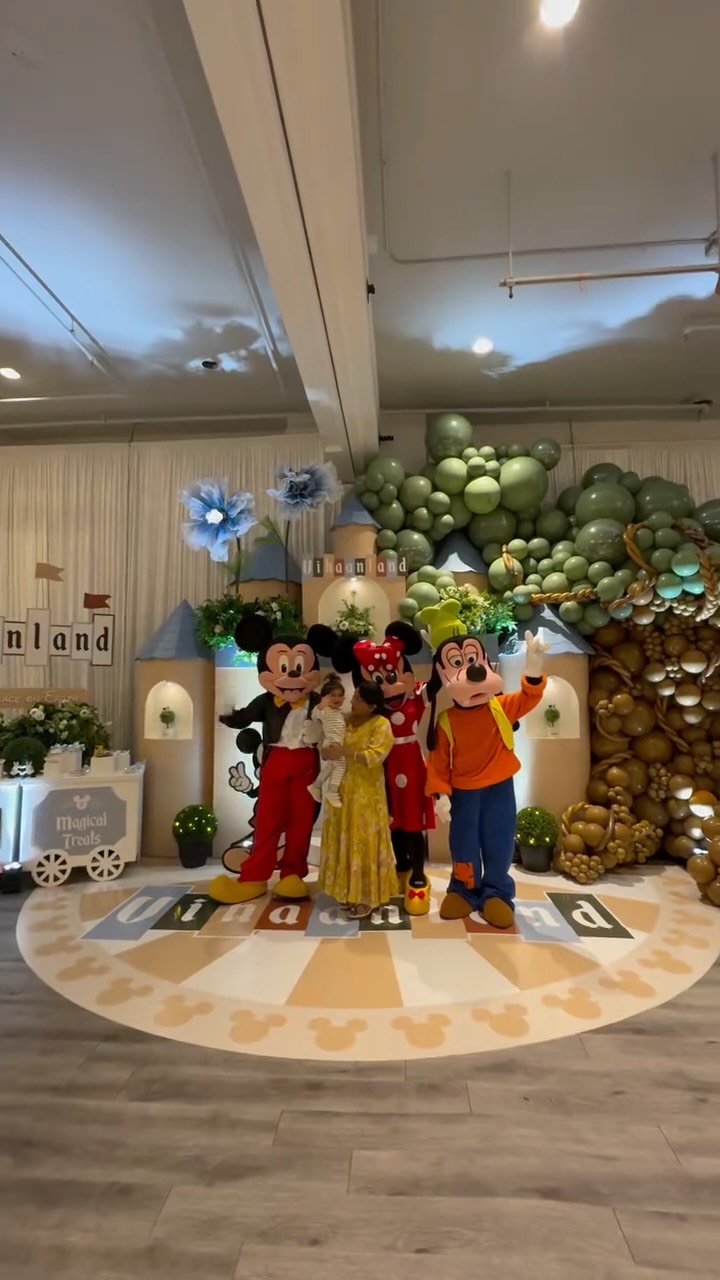 Vihannland brought out the Clubhouse crew today!✨🏰 Sooooo much FUN!!!🥳🎊✨🎉
#disneytheme
#disney
#mickeymouseparty
#kidsevents
#kidsparties