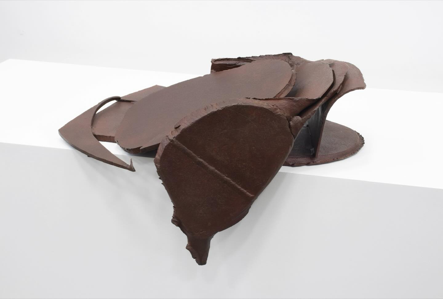 Table Piece CXC, 1974, Steel, varnished, 17 1/2 x 25 x 29 in. (44.5 x 63.5 x 73.7 cm), B0194
📷 Anthony Caro Centre ©Anthony Caro Centre
#anthonycaro #anthonycarocentre #contemporaryart #sculpture #abstractart