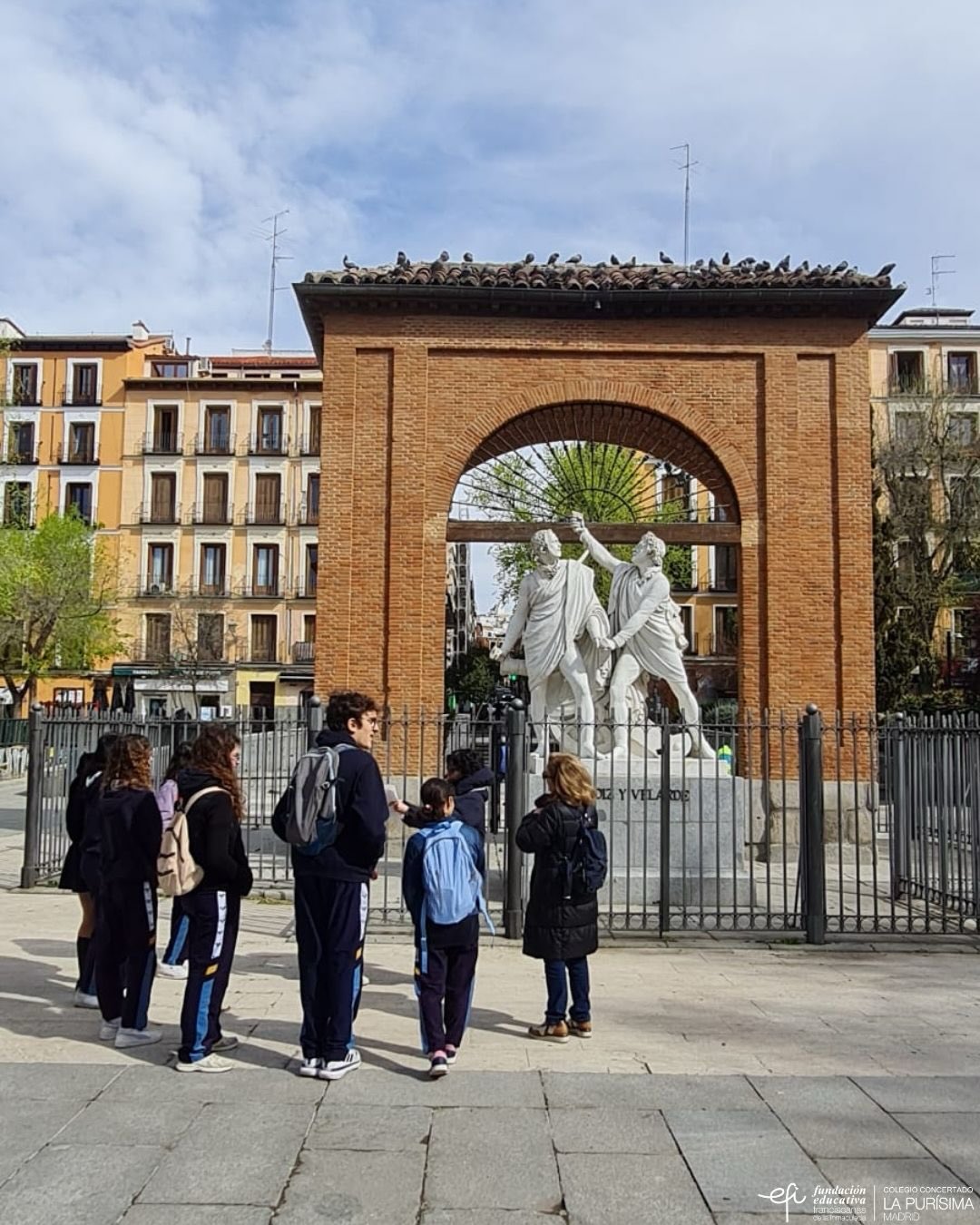 Os enseñamos algunas fotos de la ruta guiada por el Madrid galdosiano que 3º ESO realizó hace unos días de la mano de Madrid Libro Abierto.
#micolelapurisimamadrid #fundaciónefi
#colegiolapurisimamadrid
