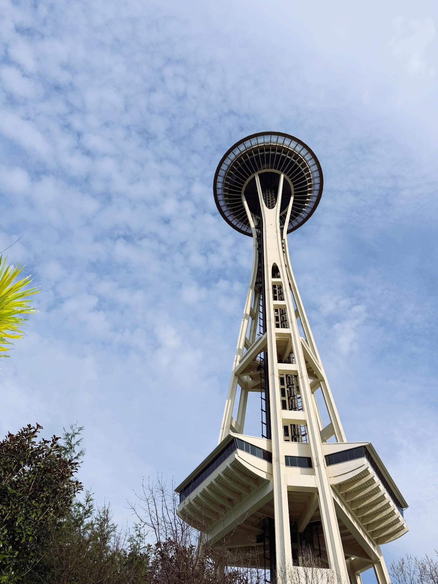 Day 1 Seattle Pics: Space Needle, Chihuly Garden, Pike Place 🤗 #seattle #travelgram #chihuly