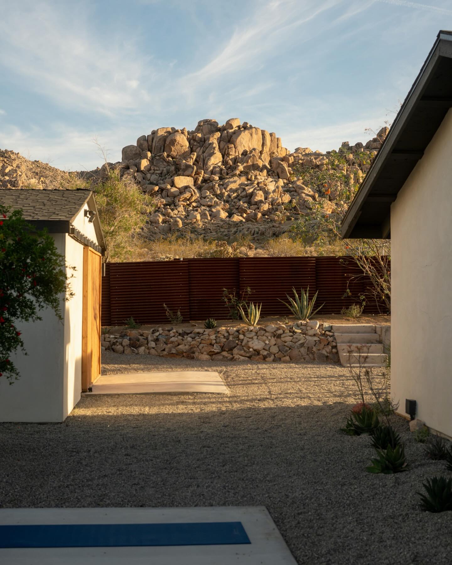 The Aerie, a home that stepped away from the expected. Here, the desert isn’t just the backdrop- it’s the protagonist.
Grounded. Quietly bold.
Designed for the duality of life- slow mornings, louder nights.
Play is encouraged. Rest is a given.
Consider this your invitation to step into the frame. Now booking. DM “THE AERIE” for booking link straight to your inbox.
Happy launch day @theaerie.joshuatree .
#joshuatreecalifornia #desertvacation #slowtravel #explore #travelcalifornia