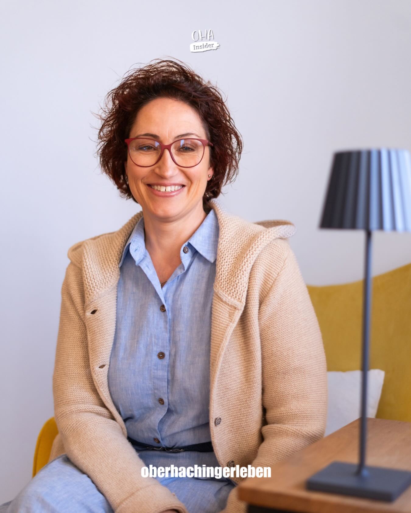 Silvia Obermayr – 2. Vorsitzende des Gewerbeverbands Oberhaching
Verlässlichkeit. Erfahrung. Herz fürs Handwerk.
Silvia Obermayr steht als 2. Vorsitzende für Bodenständigkeit, Engagement und echte Nähe zum lokalen Gewerbe.
Als Unternehmerin und Inhaberin der Metzgerei Hofberger kennt sie die täglichen Herausforderungen im Mittelstand – und setzt sich mit viel Leidenschaft für die Belange der Mitglieder ein.
Mit ihrem offenen Ohr, ihrer klaren Haltung und ihrem starken Netzwerk bringt sie Menschen zusammen und stärkt den Zusammenhalt im Verband.
Sie steht für:
✔️ gelebtes Handwerk
✔️ regionale Verbundenheit
✔️ ehrliches Engagement
„Ein starkes Miteinander ist die beste Grundlage für eine erfolgreiche Zukunft.“
#Vorstand #GVO #Oberhaching
#Handwerk #GemeinsamStark