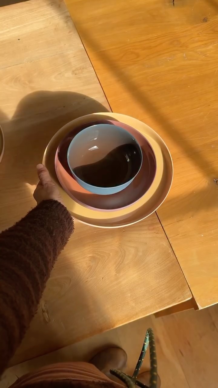 Packed up this dinnerware set today 🤗 It’ll be on its way to the US tomorrow ☀️